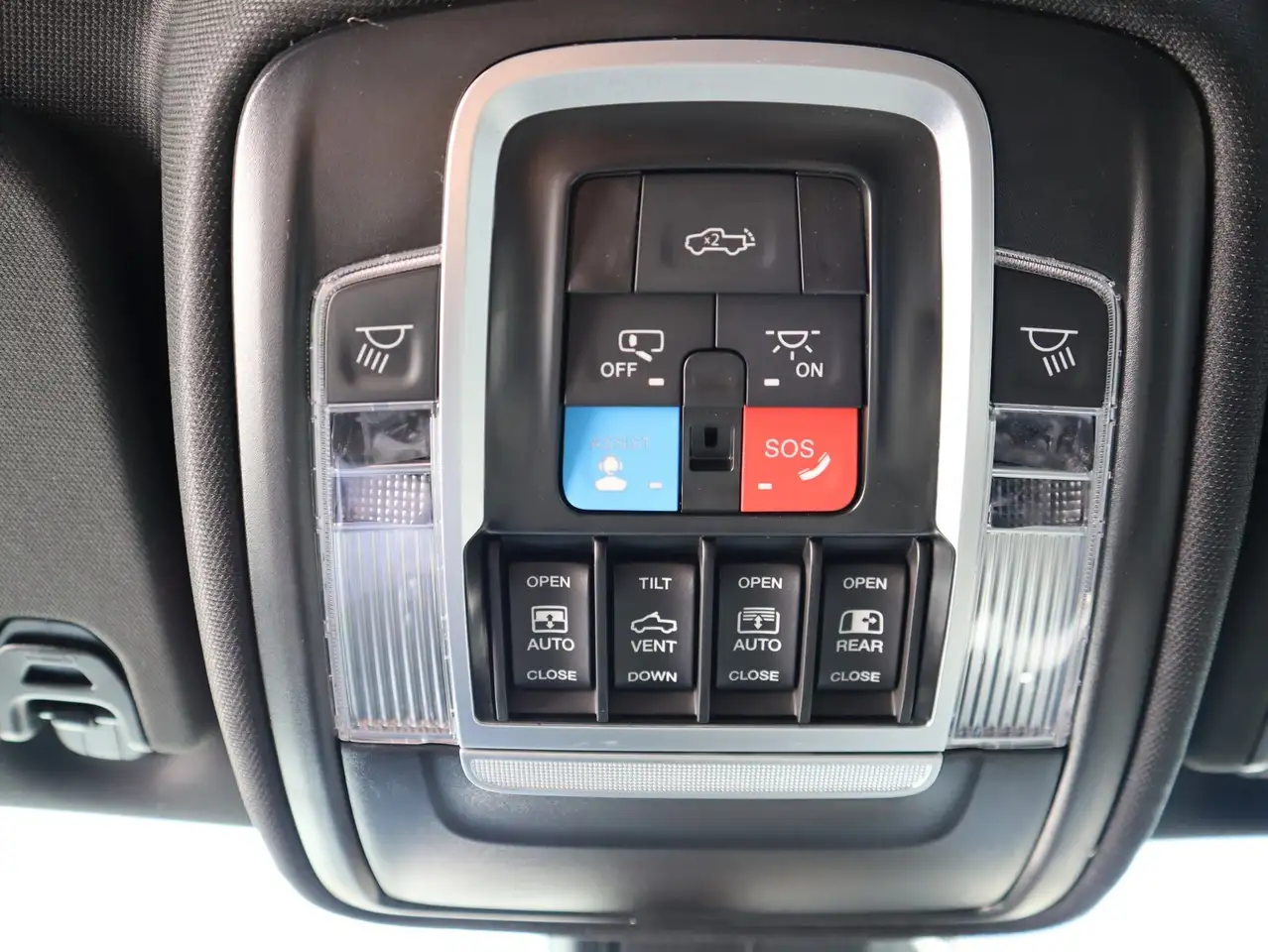 RAM 1500 снимка RAM 1500
