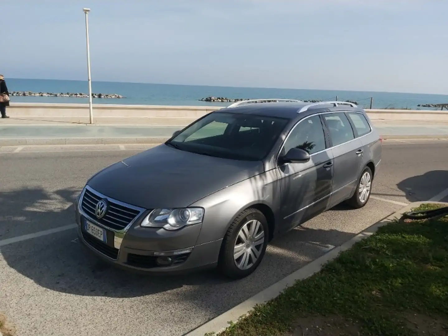 Volkswagen Passat Variant 2.0 tdi Highline 4motion Grigio - 1