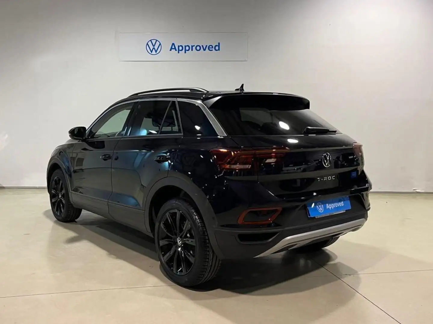Volkswagen T-Roc 2.0TDI Dark 85kW Negro - 2