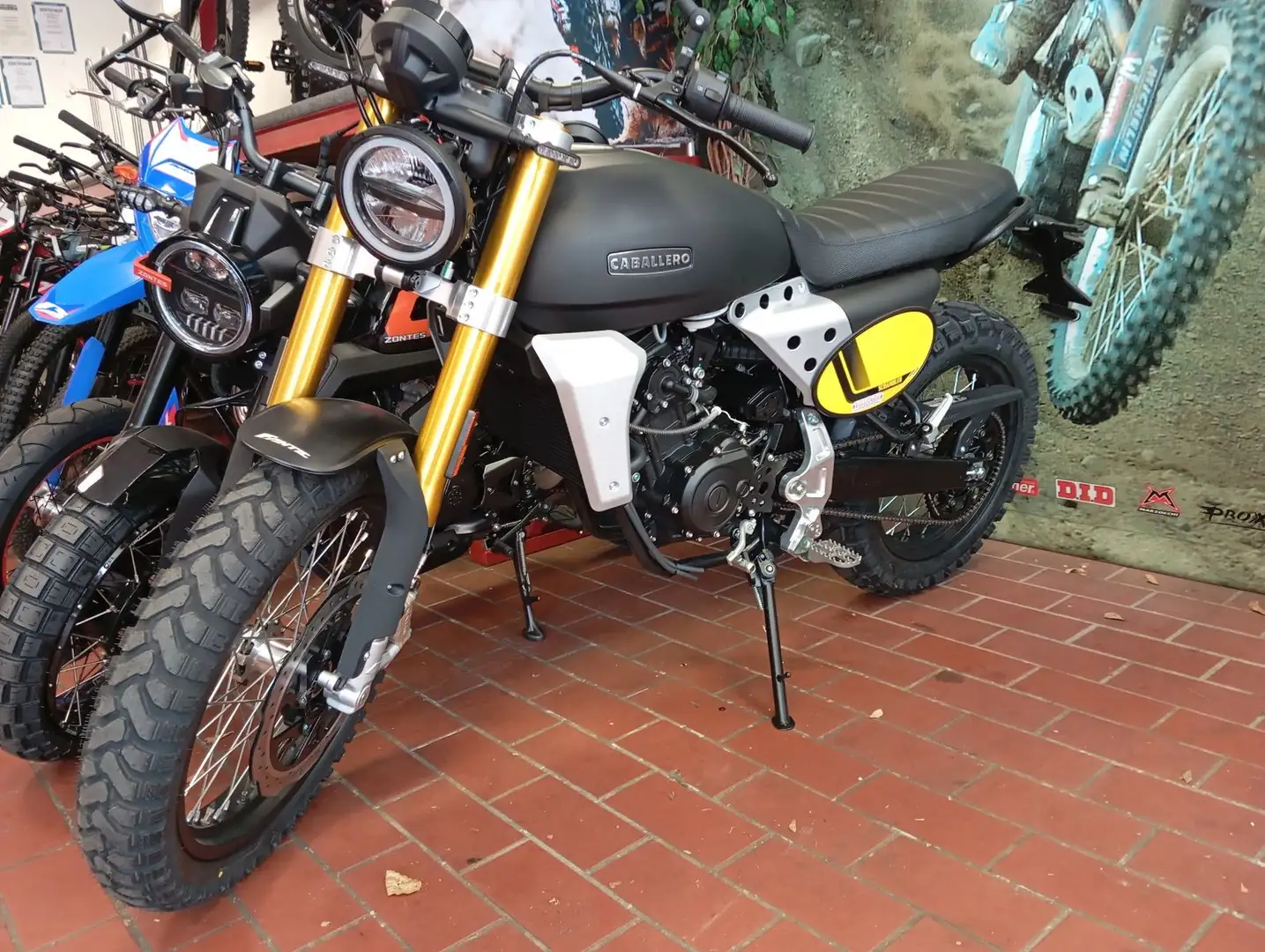Fantic Caballero 125 scrambler 2025 Negro - 1