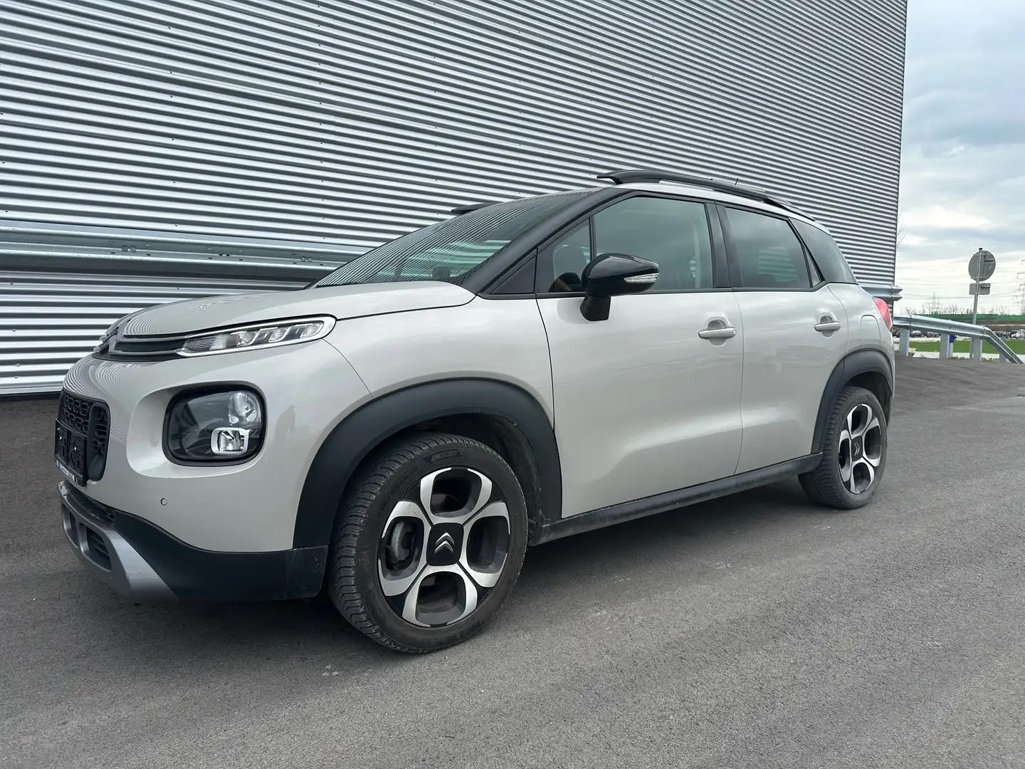 Citroen C3 Aircross PureTech 110 S&S EAT6 Shine Aut. ID:134 Grau - 2