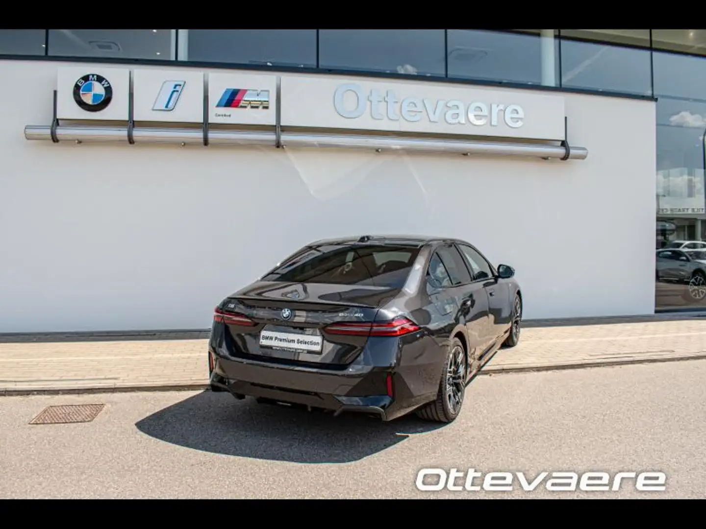 BMW i5 Berline Zwart - 2