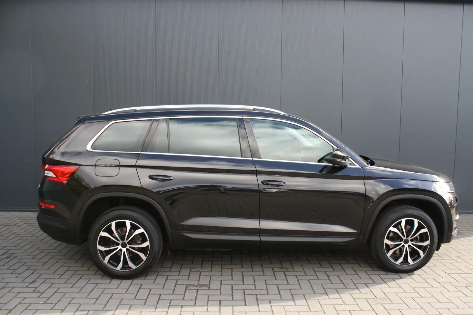 Skoda Kodiaq 2.0 TDI Ambition Business - NAVIGATIE - CAMERA - 2 Zwart - 2