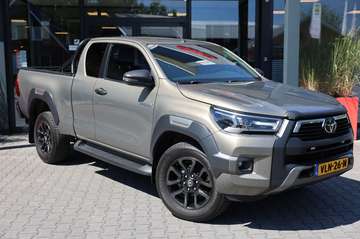 2.8 D-4D X-TRA CAB INVINCIBLE A/T 4WD VAN