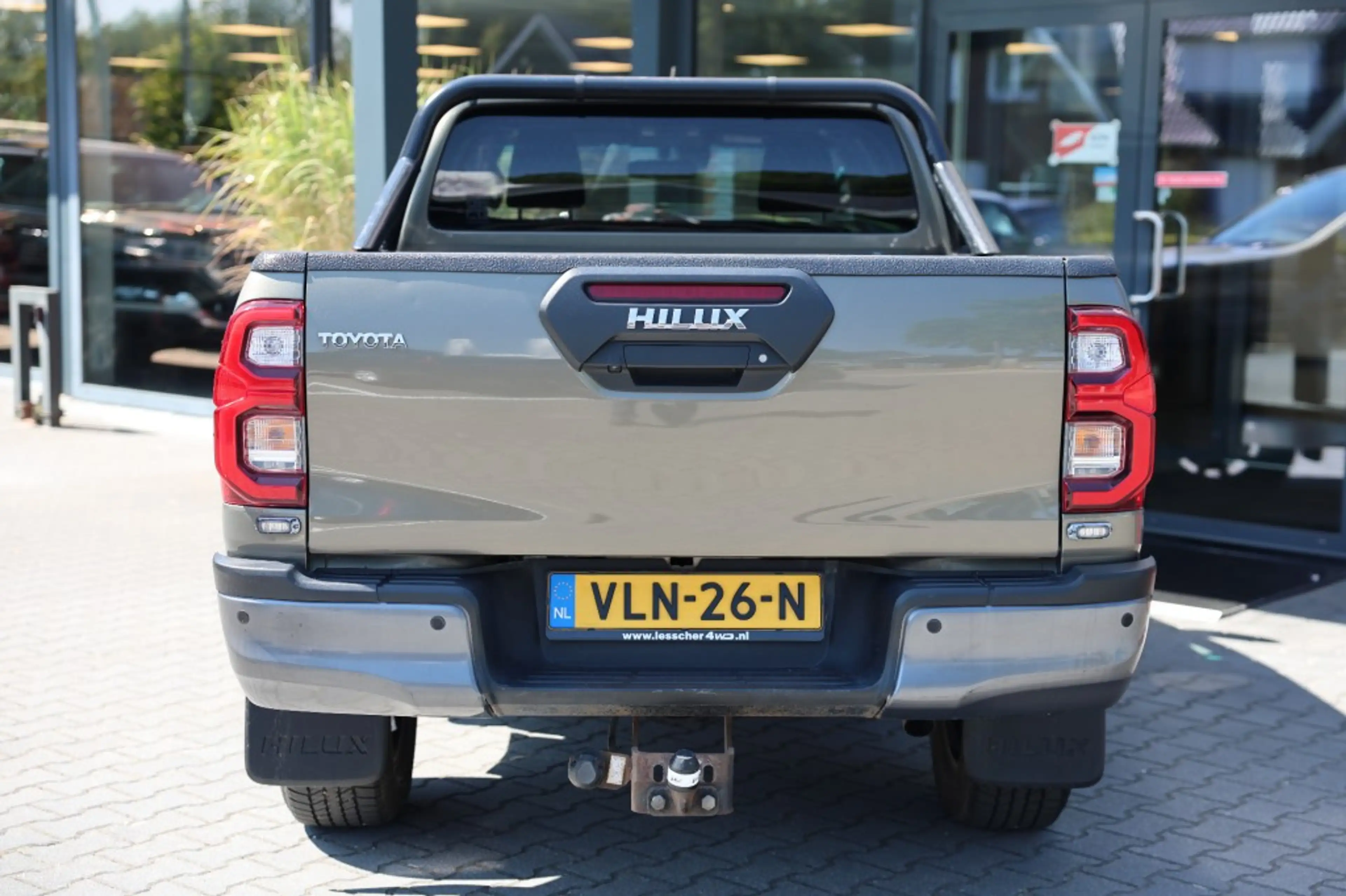 Toyota Hilux 2.8 D-4D X-TRA CAB INVINCIBLE A/T 4WD VAN — photo 5
