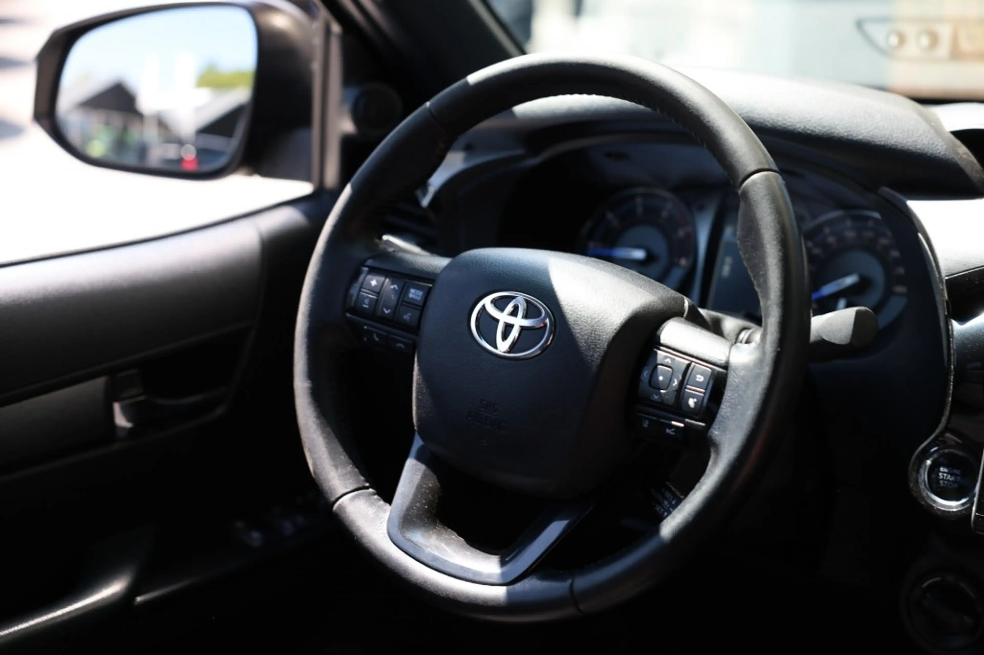Toyota Hilux 2.8 D-4D X-TRA CAB INVINCIBLE A/T 4WD VAN — photo 10