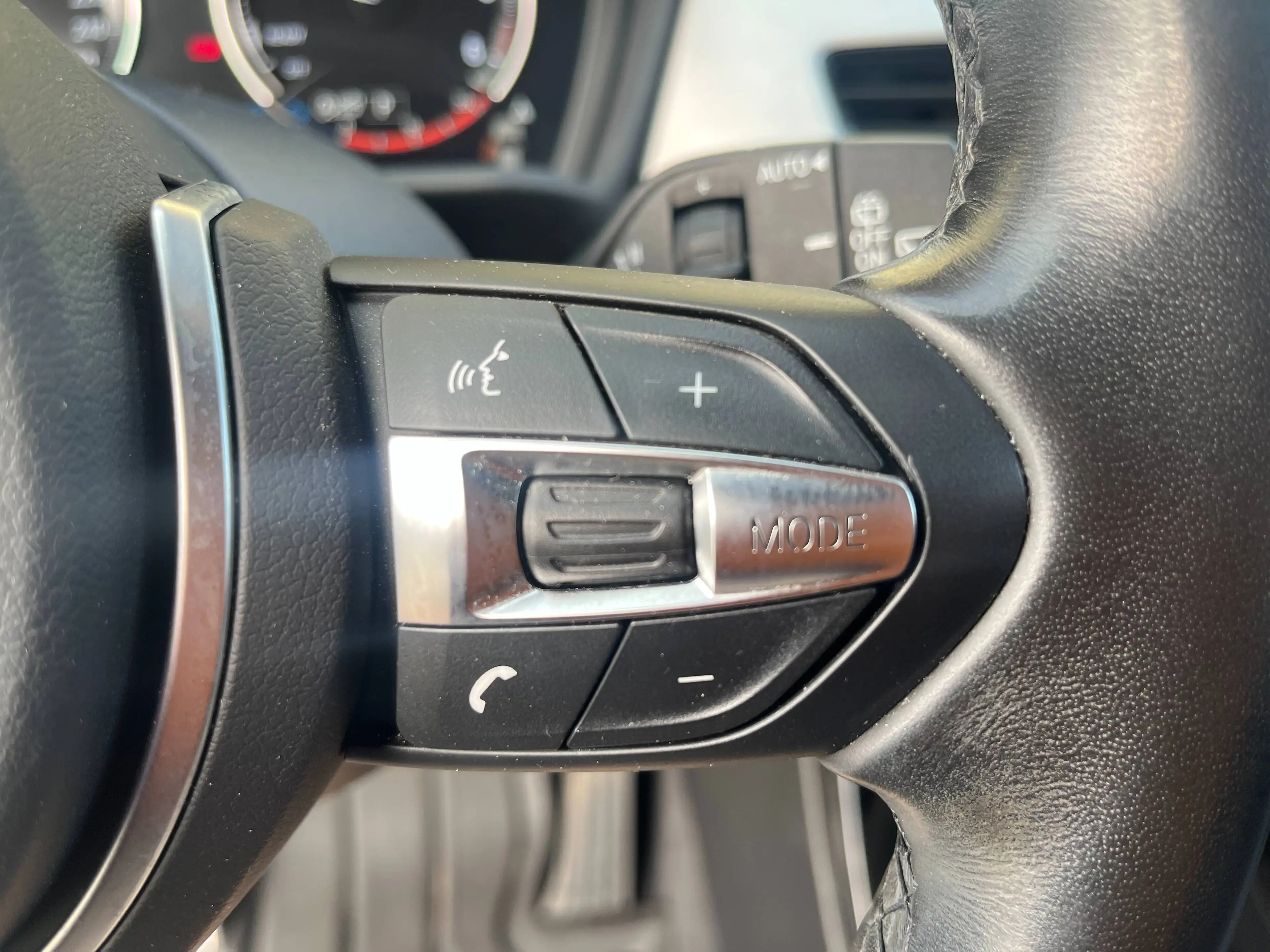 BMW X1 xDrive 18 d M Sport — photo 15