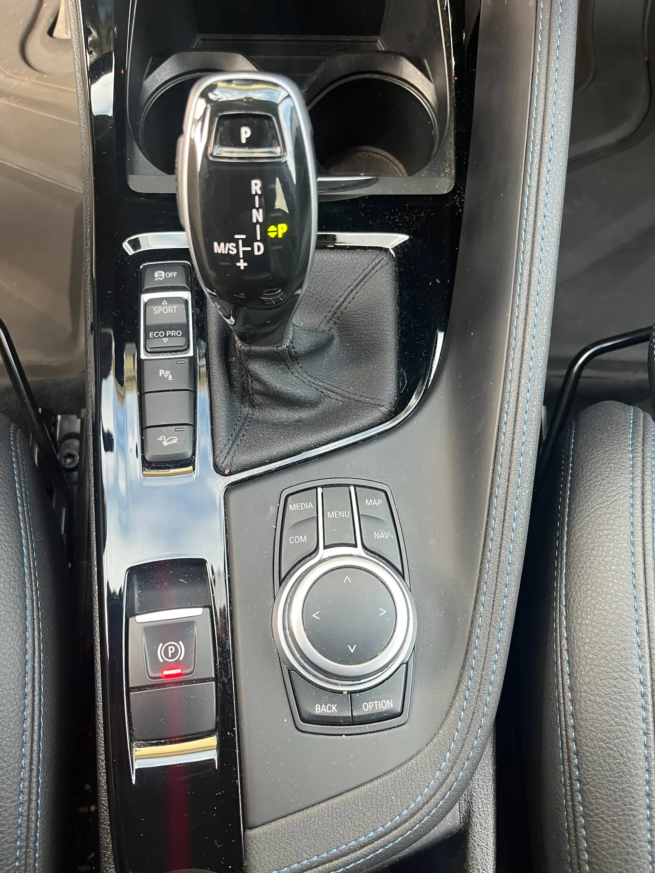 BMW X1 xDrive 18 d M Sport — photo 16