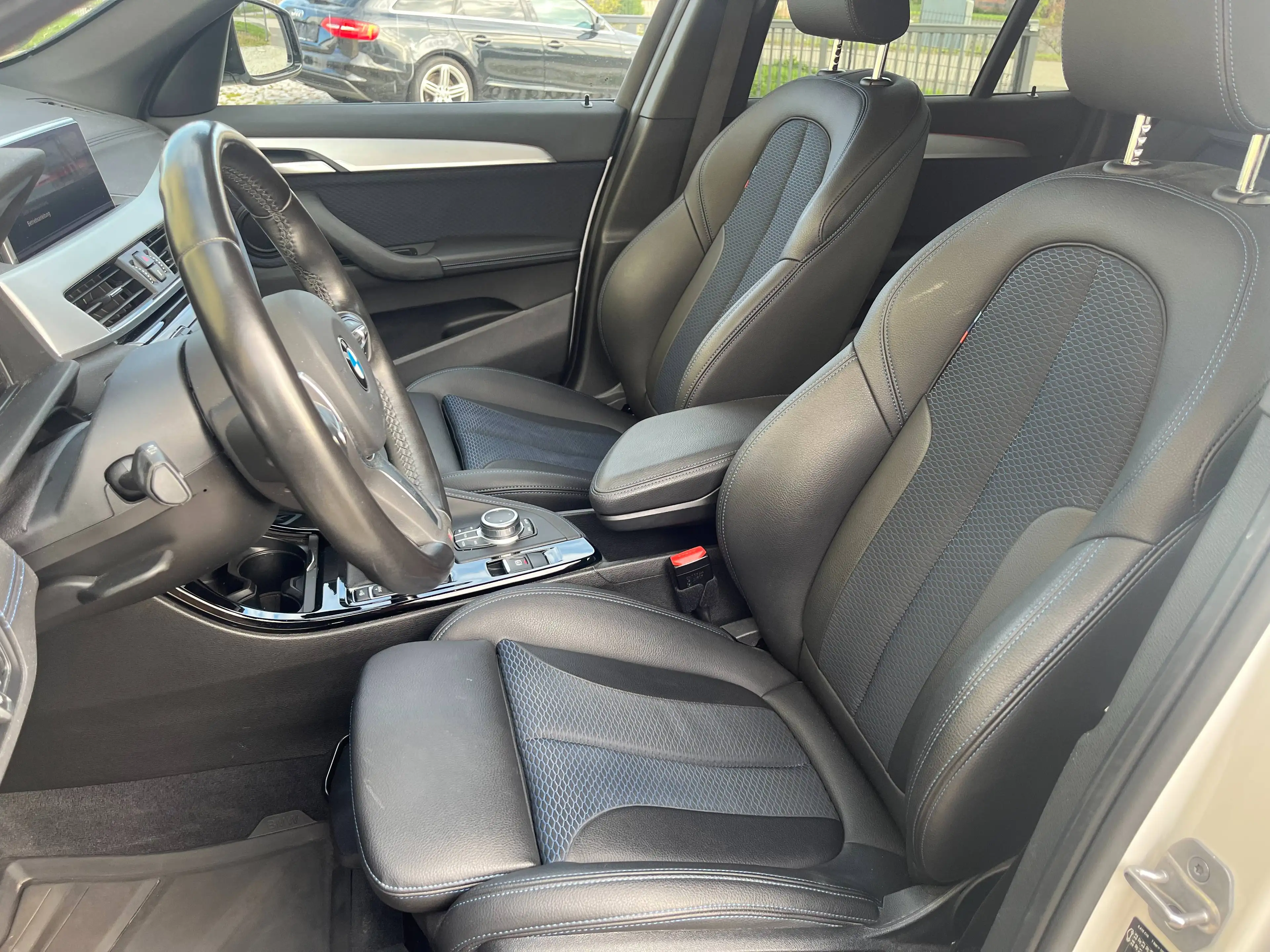 BMW X1 xDrive 18 d M Sport — photo 10