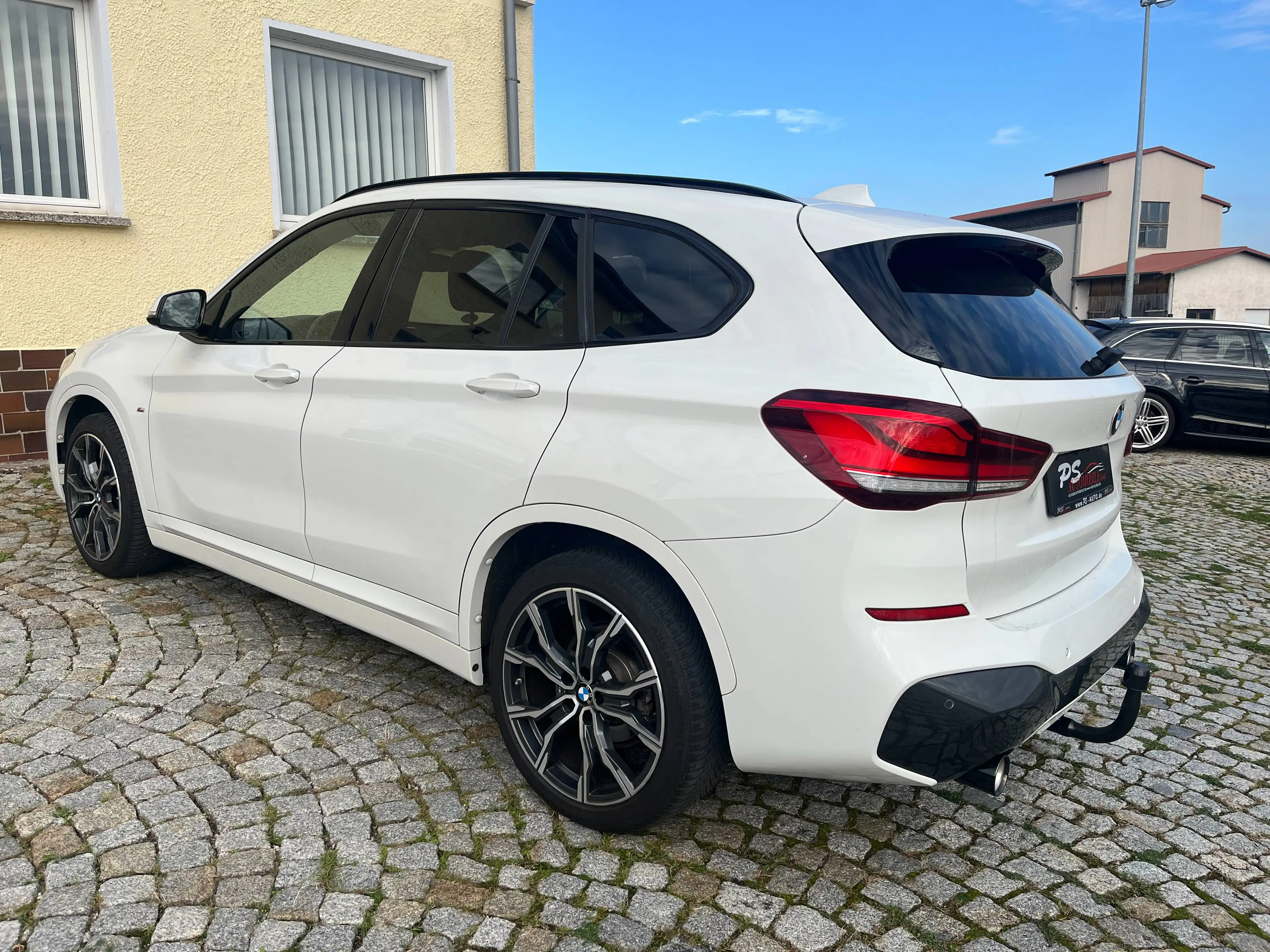 BMW X1 xDrive 18 d M Sport — photo 4