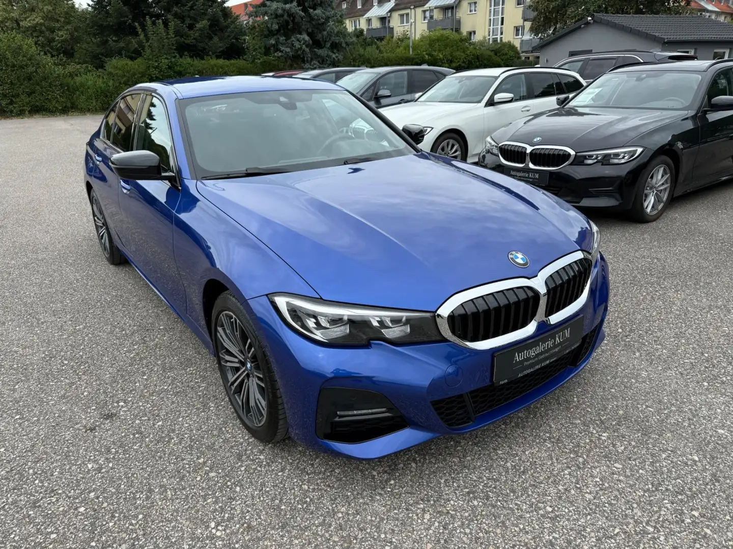 BMW 330 e Lim M-Sport / KAMERA / H&K / NAVI-PROF / Azul - 1