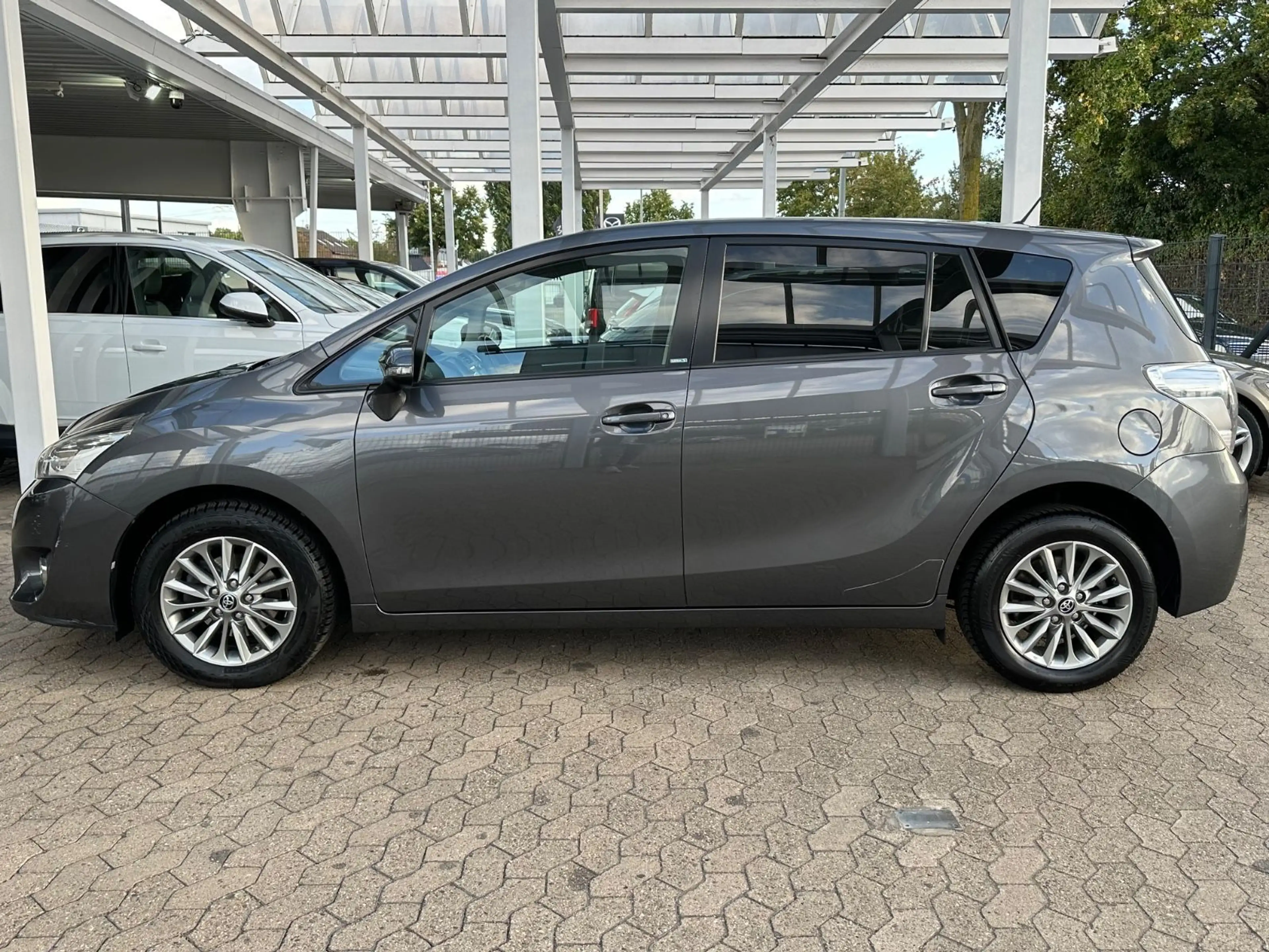 Toyota Verso 1.8 Edition-S*Navi*KlimaT*Alu*1Hand*Funk*T — photo 9