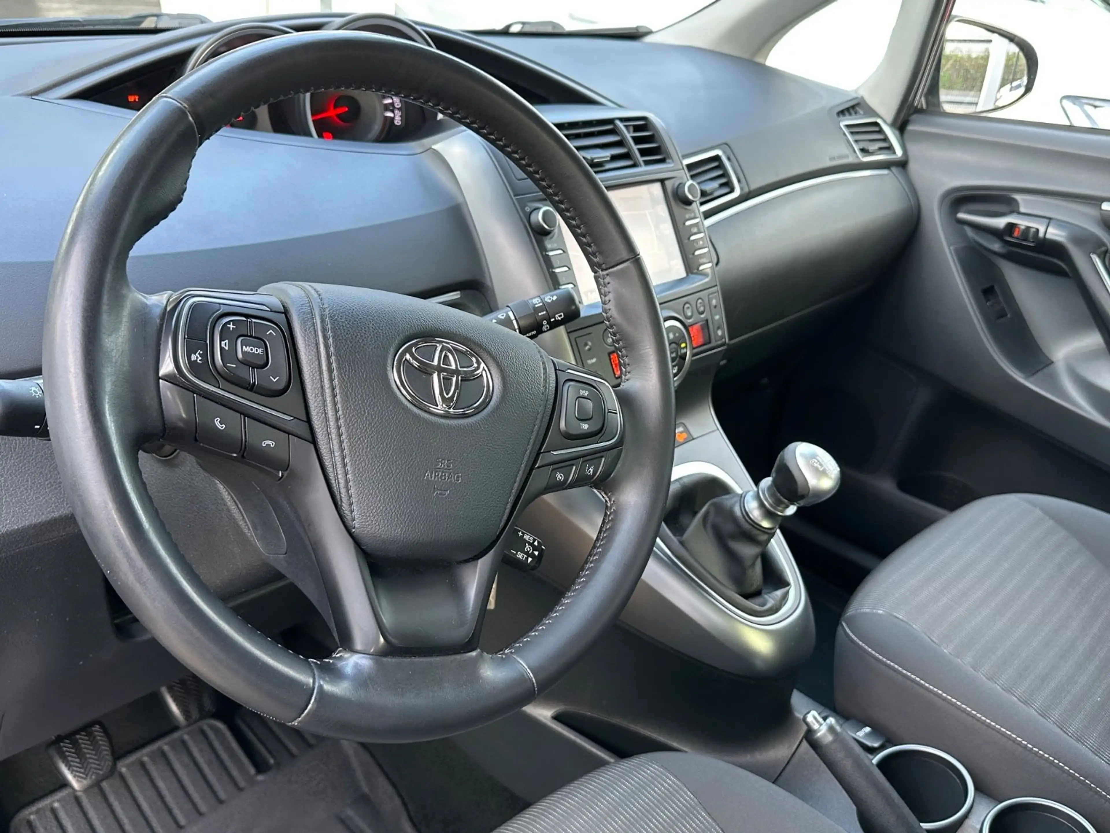 Toyota Verso 1.8 Edition-S*Navi*KlimaT*Alu*1Hand*Funk*T — photo 14