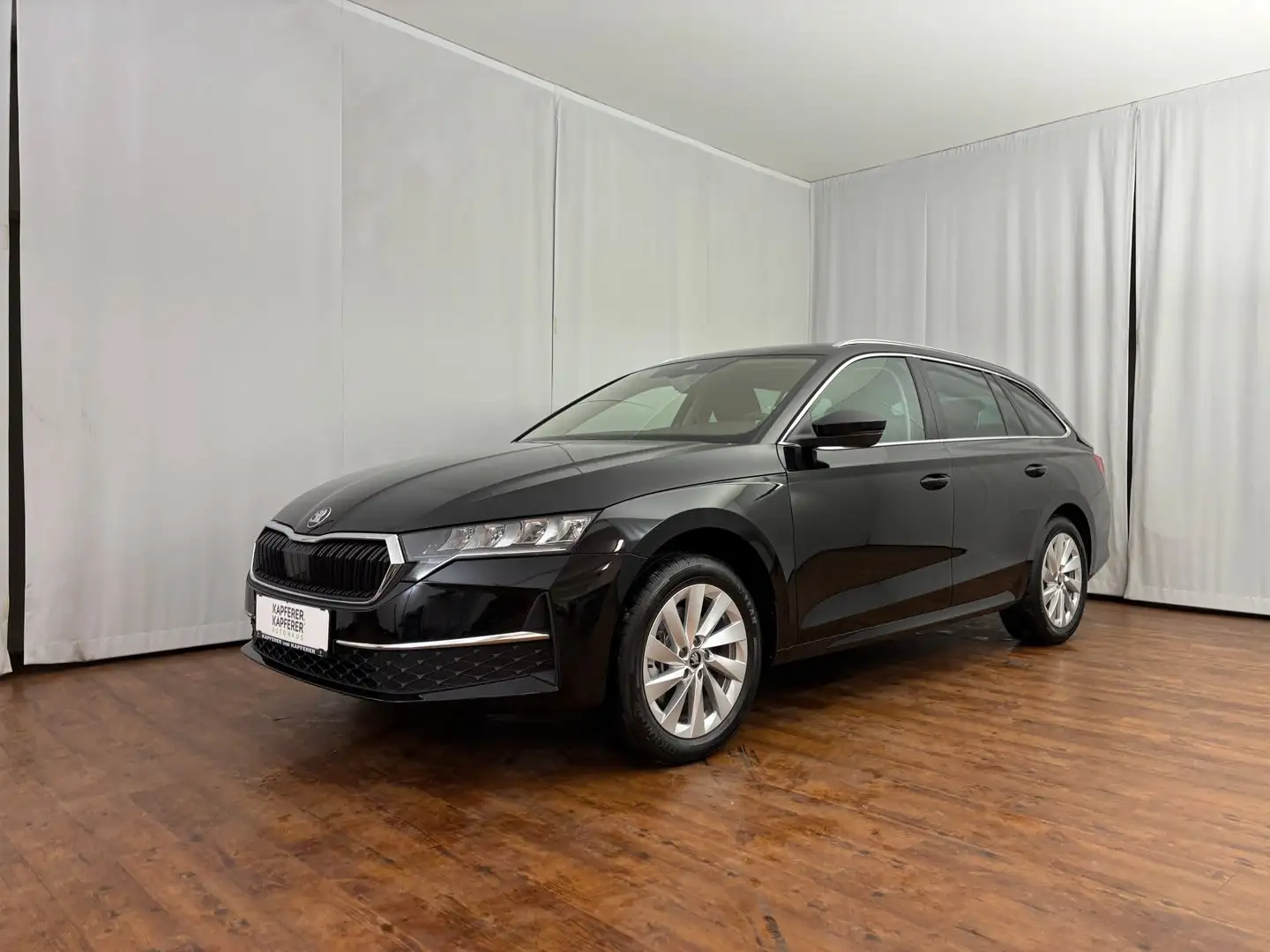 Skoda Octavia 4x4 Selection TSI DSG Schwarz - 1