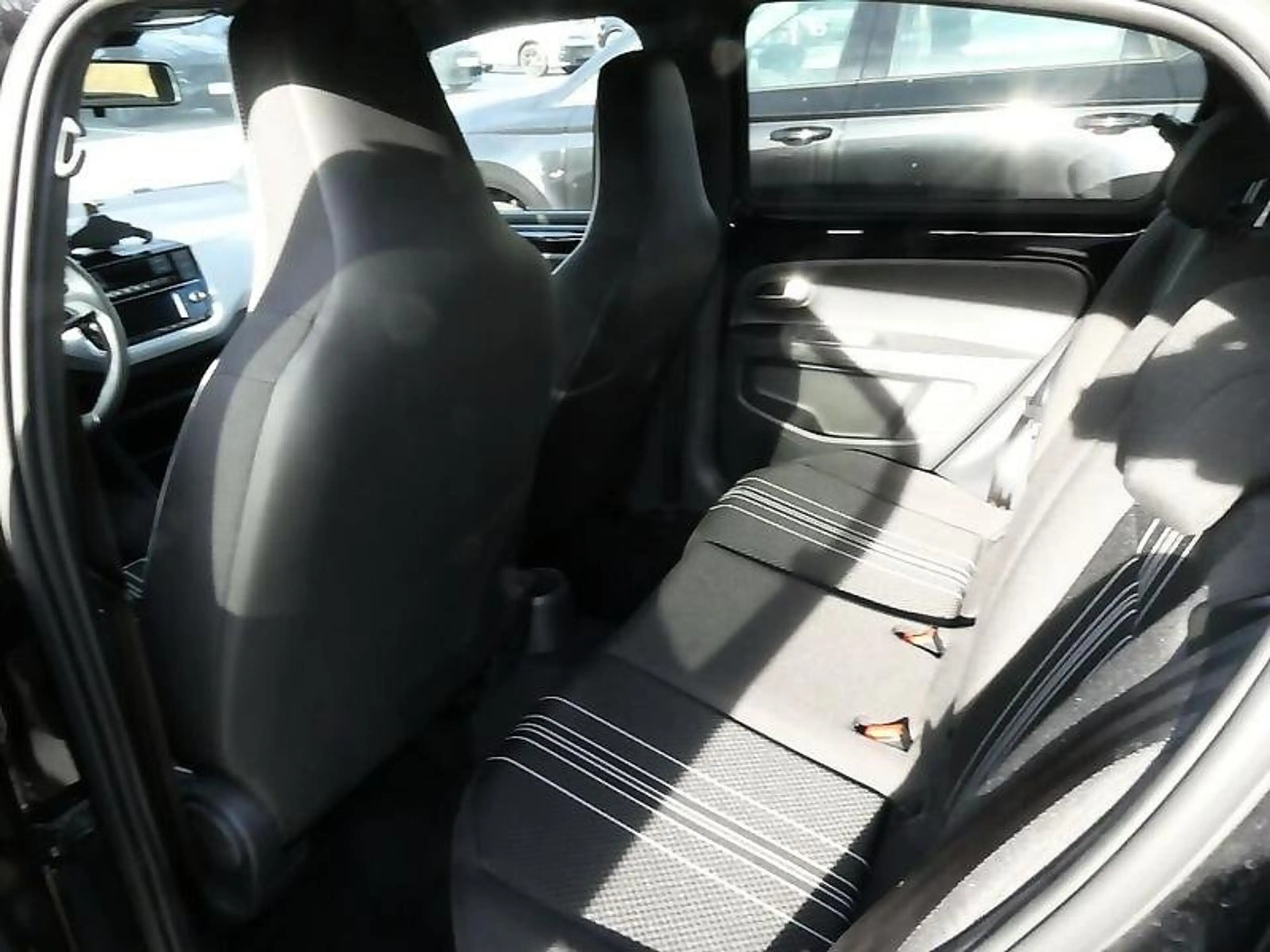 SEAT Mii electric Plus 36.8 kWh SHZ/Tempomat/PDC — photo 7