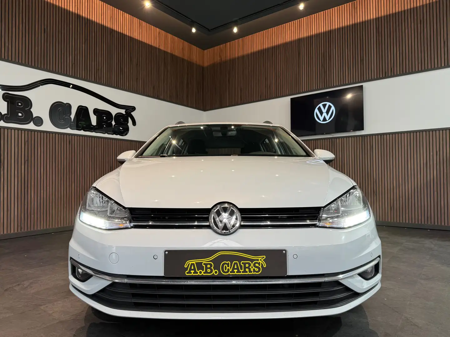 Volkswagen Golf Variant 1.0 TSI *GARANTIE 12MOIS*VIRTUAL COCKPIT* Wit - 2