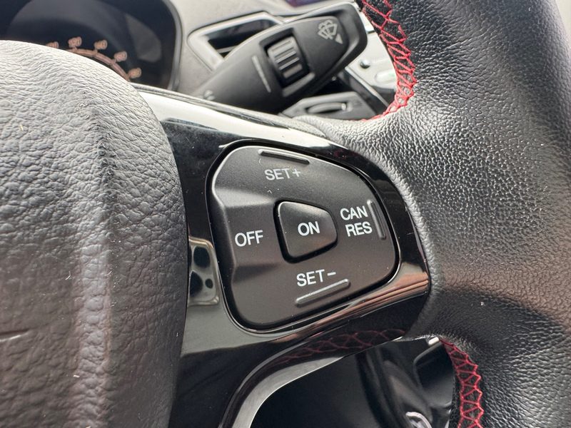 Ford Fiesta 1.0 EcoBoost Red/Black Edition — photo 13