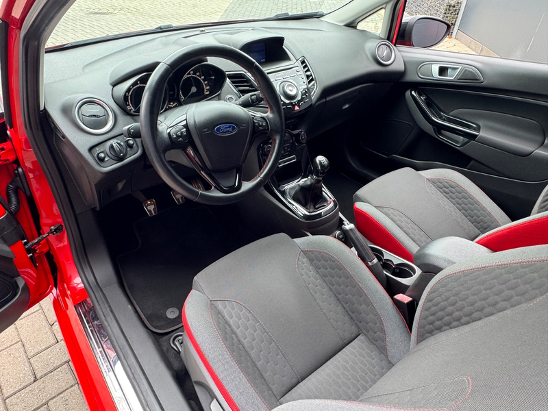 Ford Fiesta 1.0 EcoBoost Red/Black Edition — photo 5