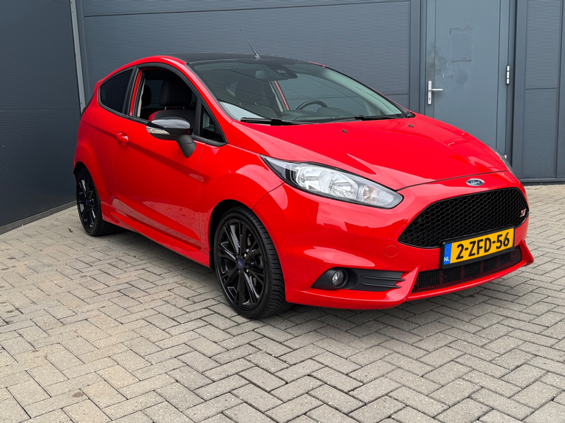 Ford Fiesta 1.0 EcoBoost Red/Black Edition — photo 3