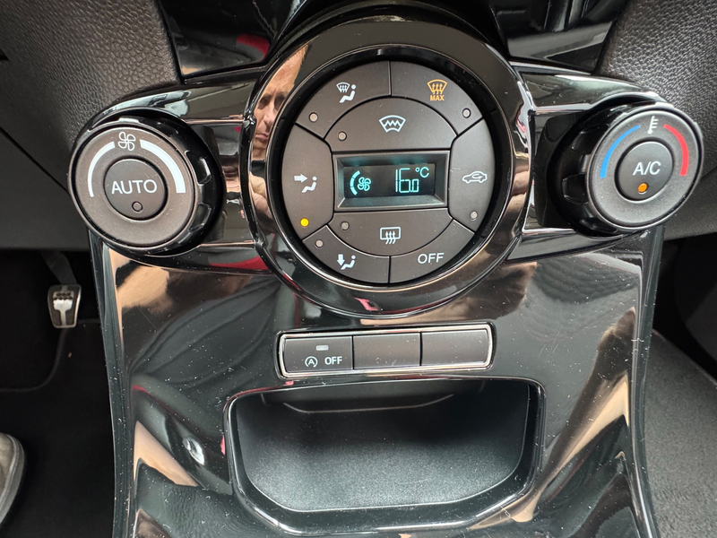 Ford Fiesta 1.0 EcoBoost Red/Black Edition — photo 15