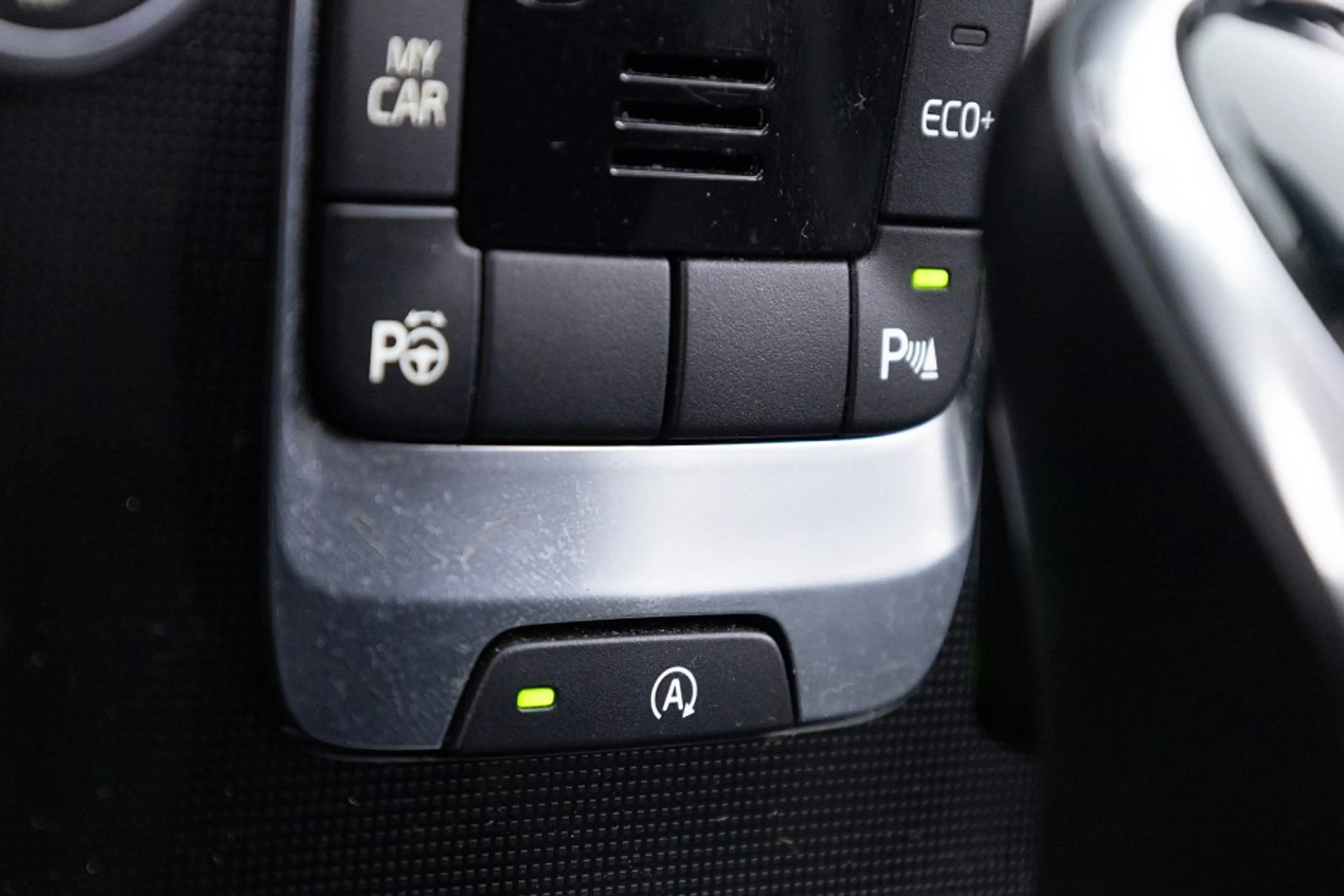 Volvo V40 Cross Country 1.5 T3 Polar+ Luxury | LEDER | PANORAMA . — photo 20