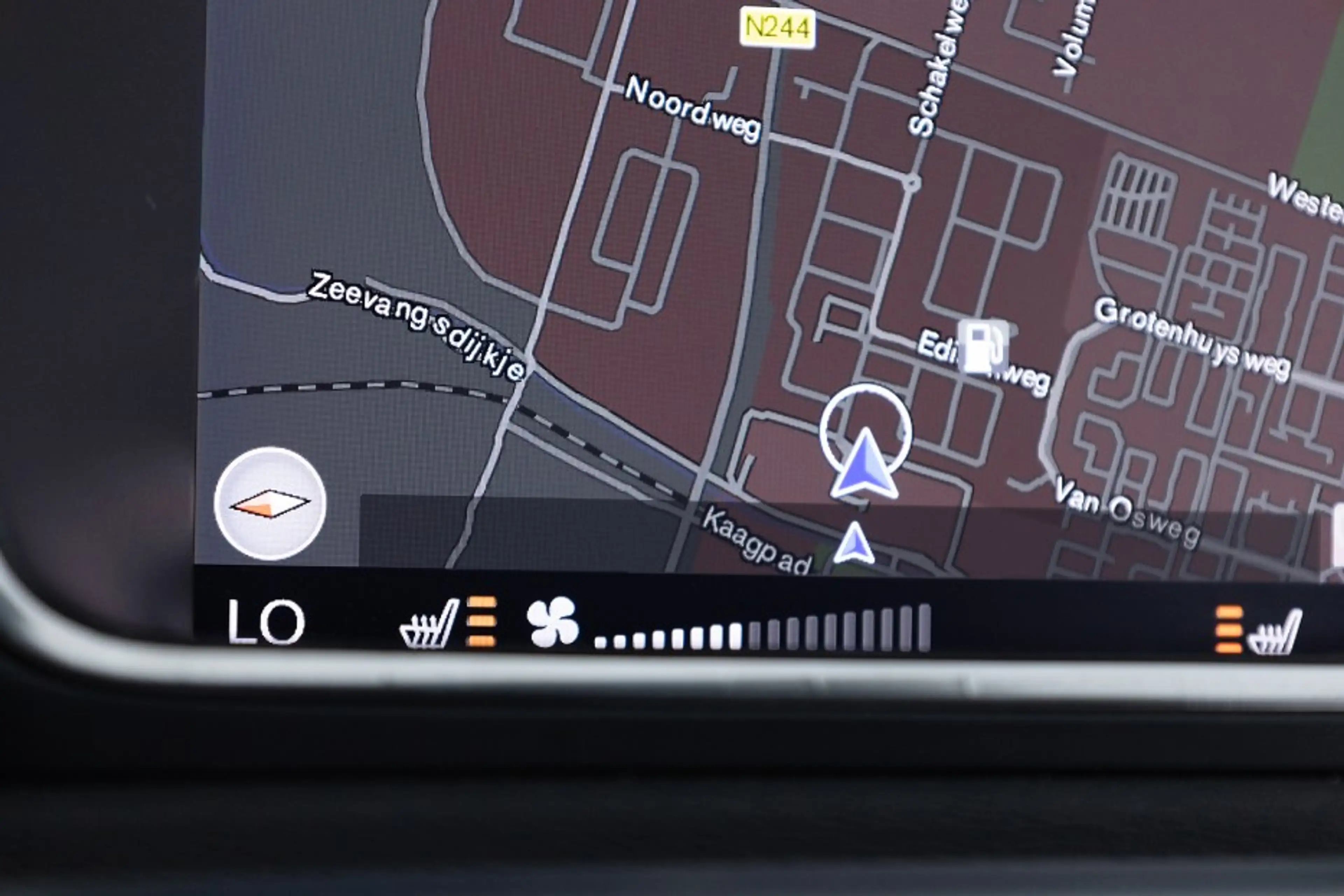 Volvo V40 Cross Country 1.5 T3 Polar+ Luxury | LEDER | PANORAMA . — photo 17