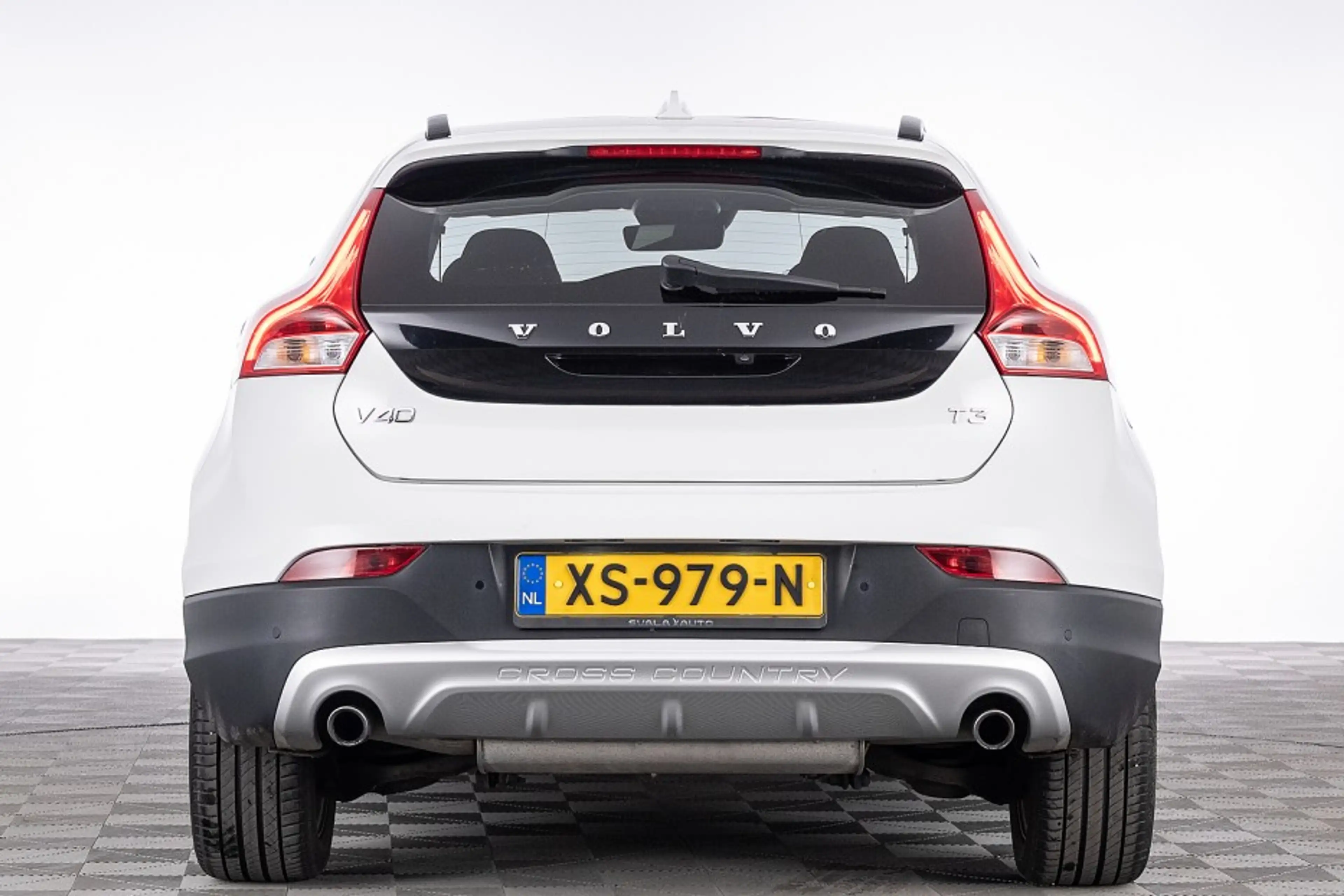 Volvo V40 Cross Country 1.5 T3 Polar+ Luxury | LEDER | PANORAMA . — photo 33