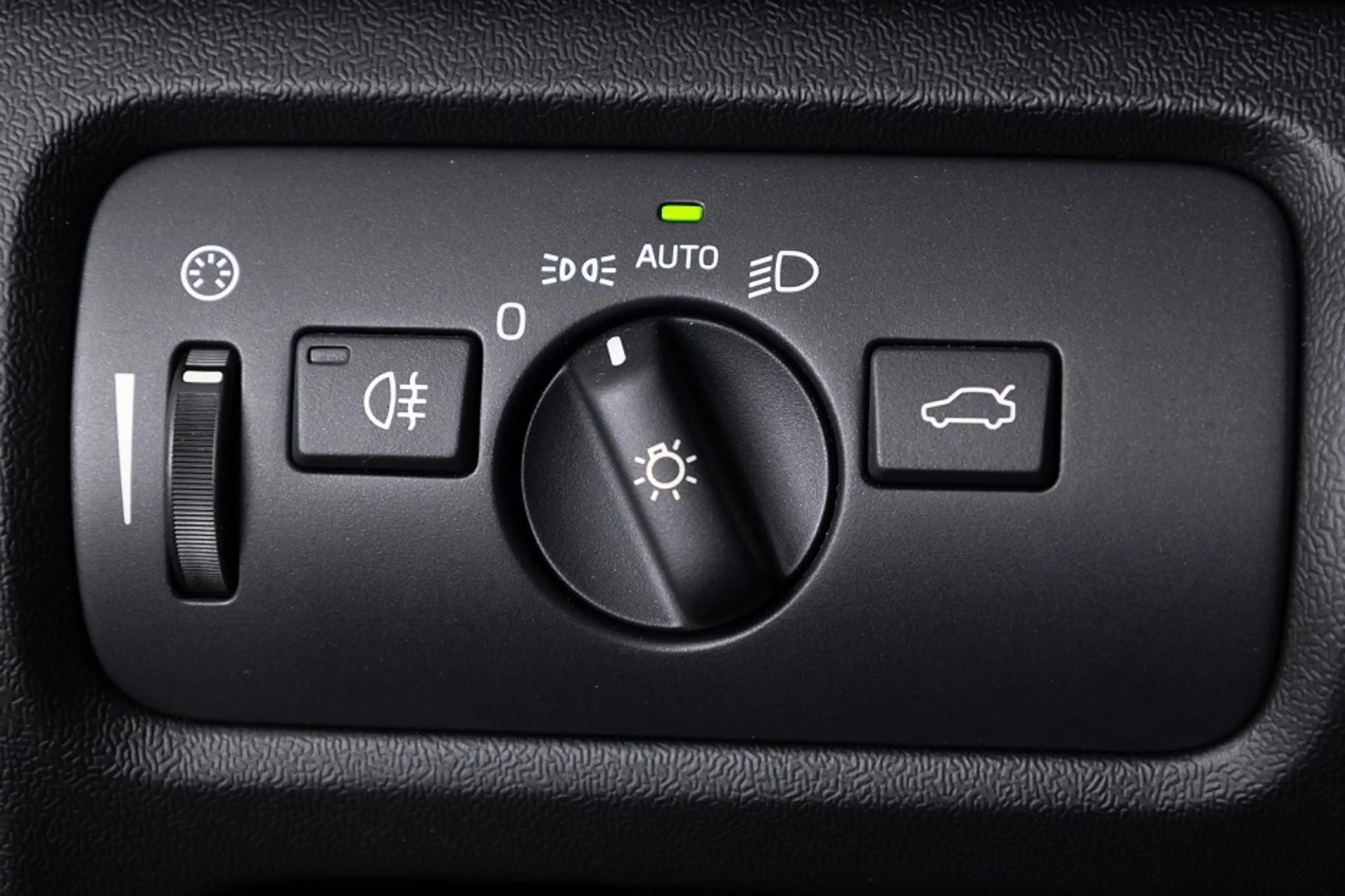 Volvo V40 Cross Country 1.5 T3 Polar+ Luxury | LEDER | PANORAMA . — photo 15