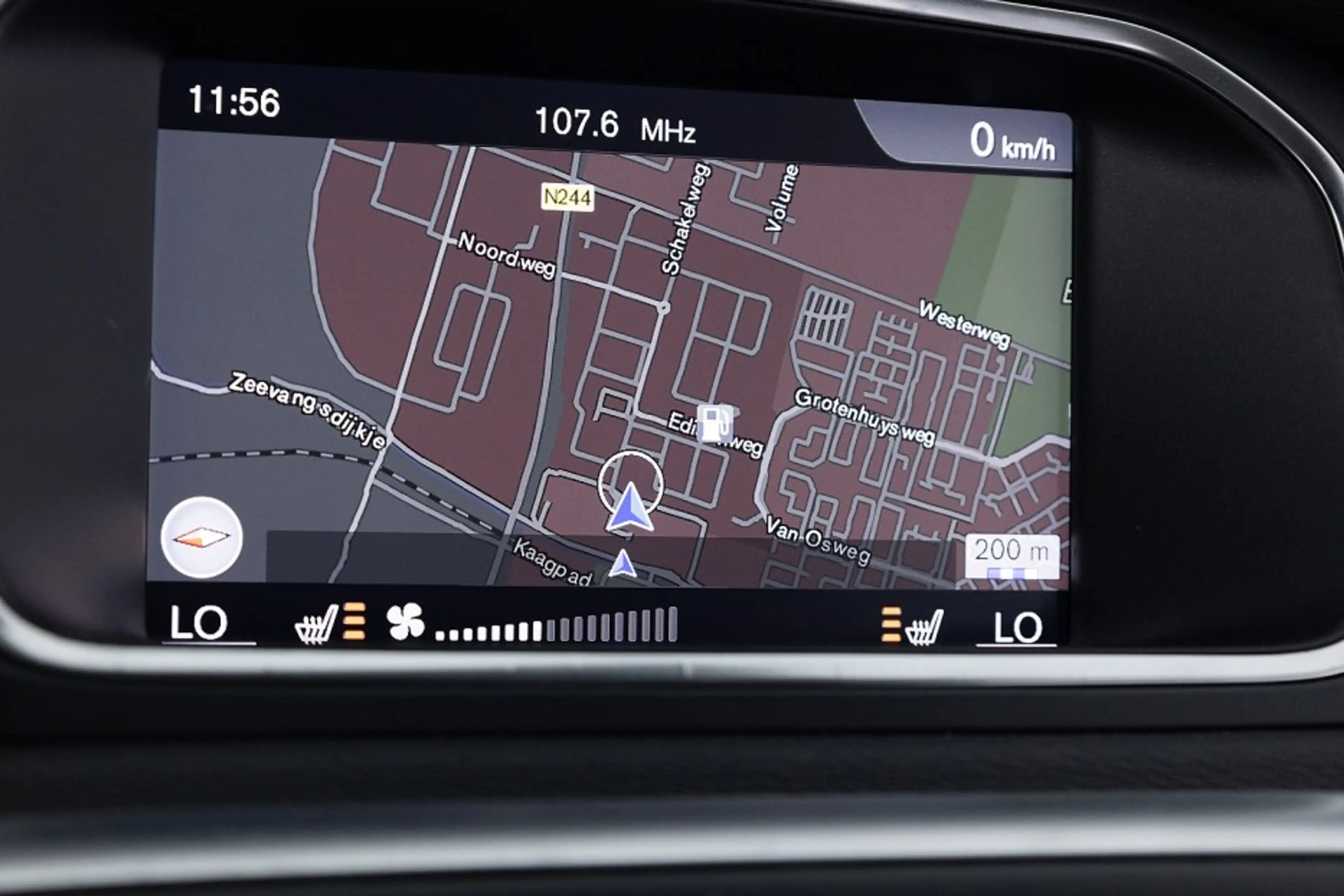 Volvo V40 Cross Country 1.5 T3 Polar+ Luxury | LEDER | PANORAMA . — photo 16