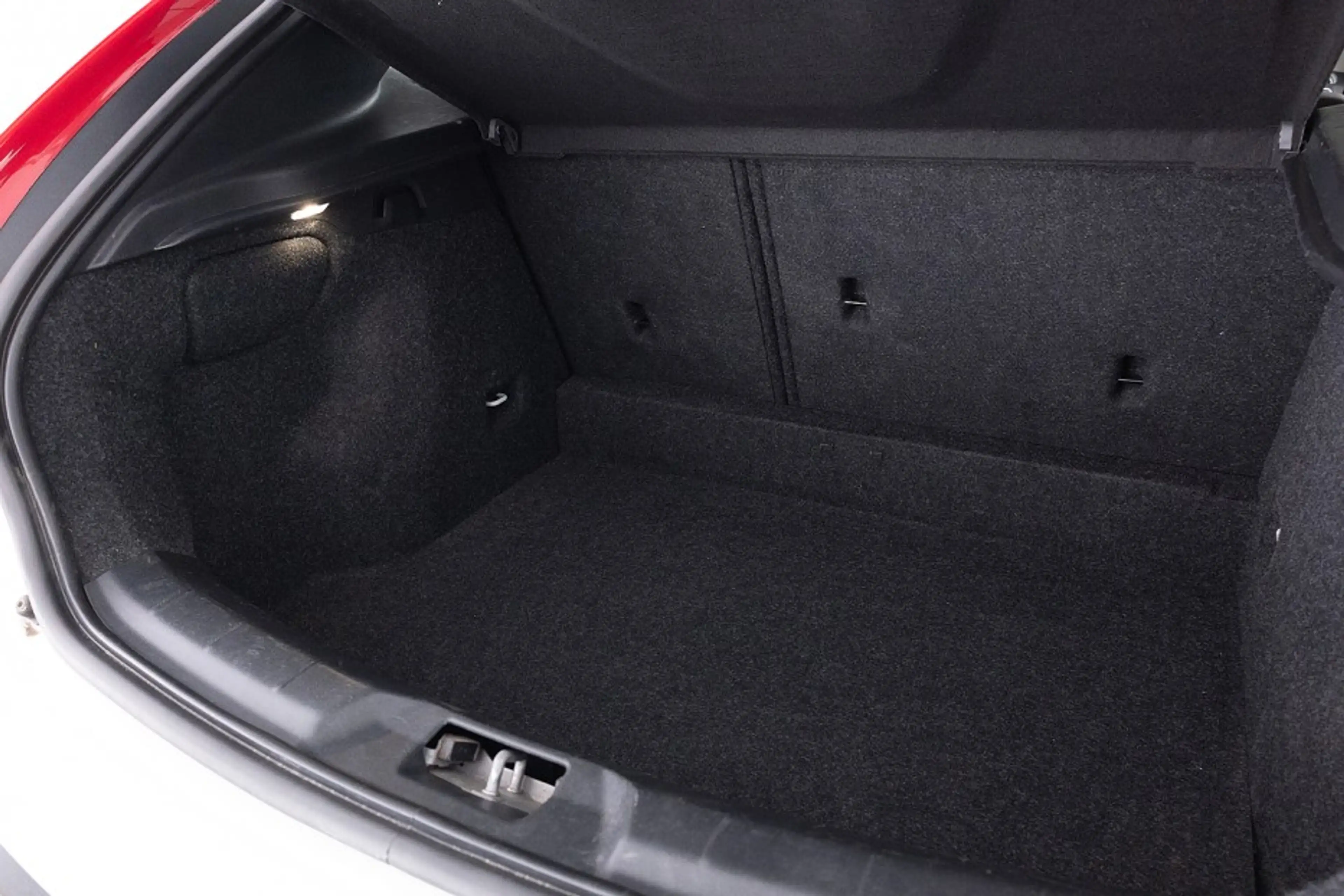 Volvo V40 Cross Country 1.5 T3 Polar+ Luxury | LEDER | PANORAMA . — photo 29