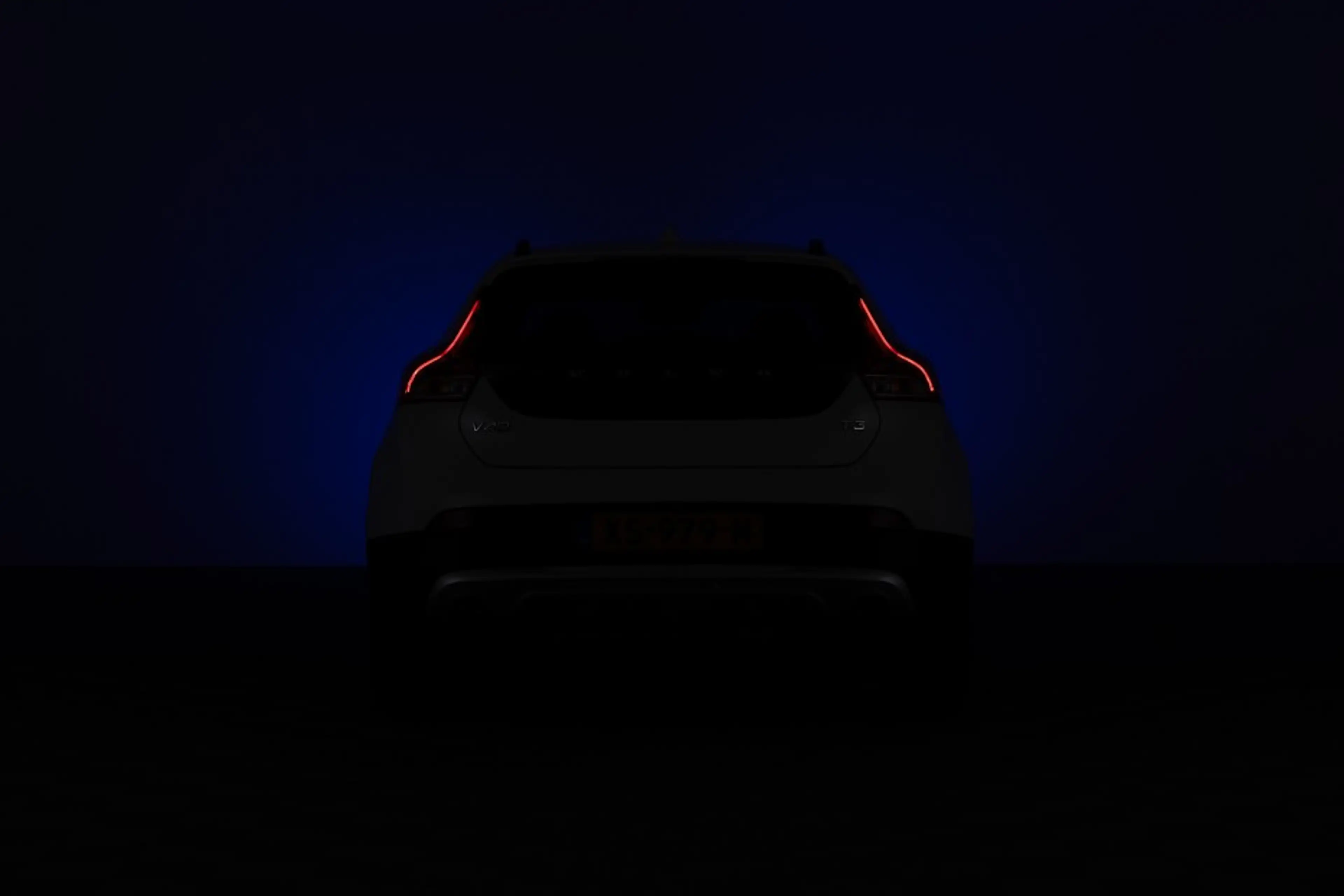 Volvo V40 Cross Country 1.5 T3 Polar+ Luxury | LEDER | PANORAMA . — photo 34