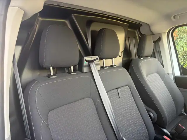 Ford Transit Custom view 15