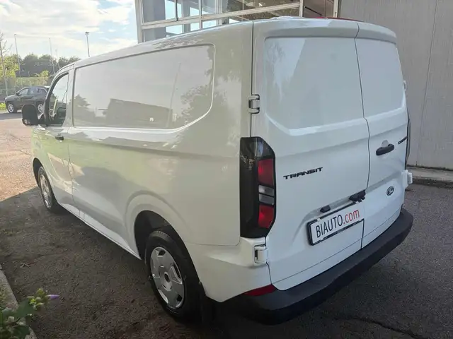 Ford Transit Custom view 5
