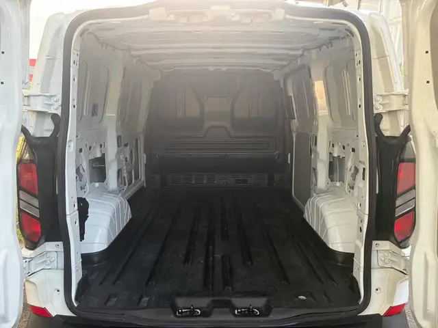 Ford Transit Custom view 8