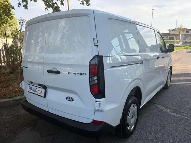 Ford Transit Custom view 7