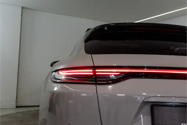 Porsche Panamera view 15