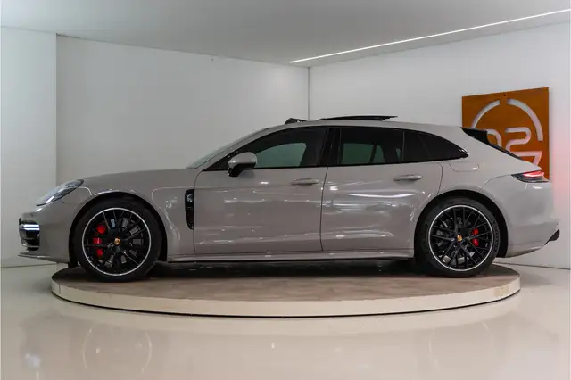 Porsche Panamera view 2