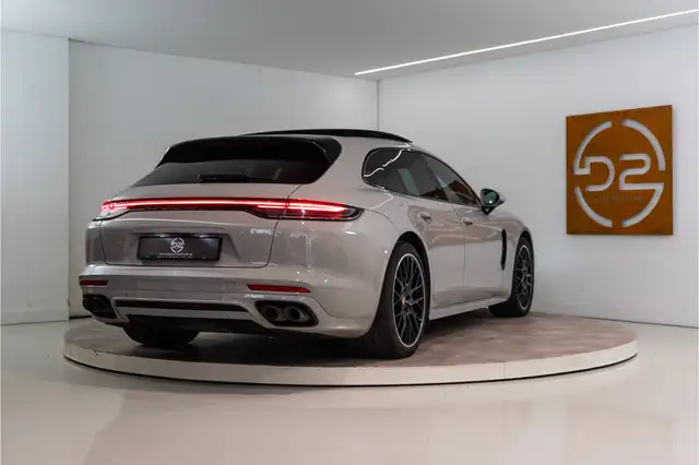 Porsche Panamera view 5