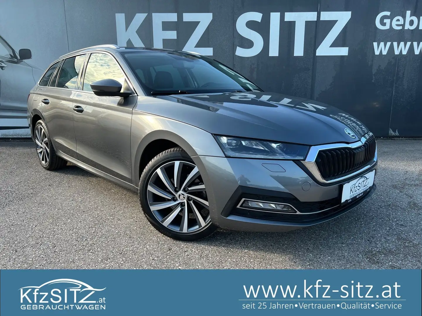 Skoda Octavia Combi 2,0 TDI Style DSG | NP €49.000 Grau - 1
