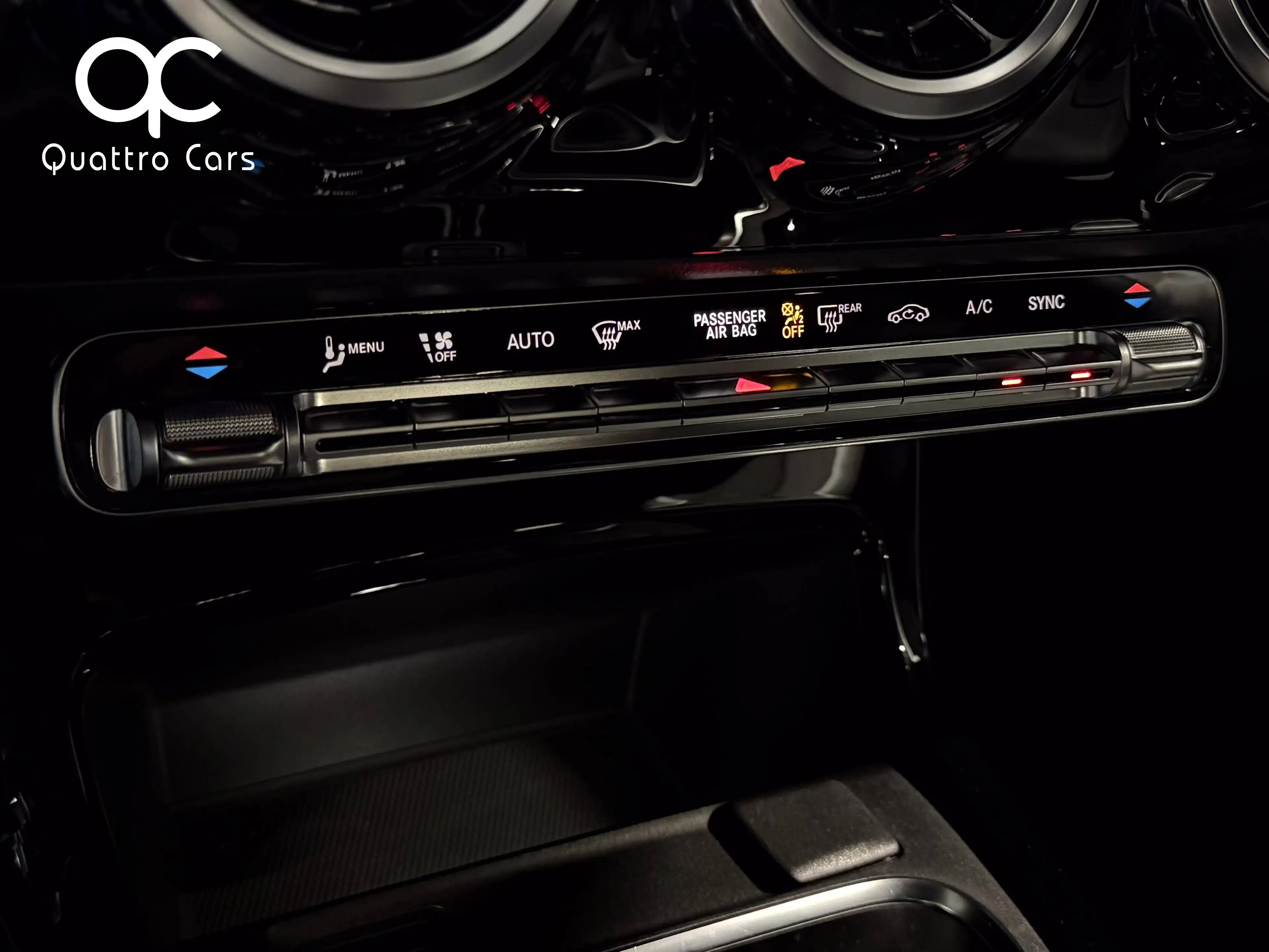 Mercedes-Benz CLA 180 Pack AMG / Pack night / 1ere Main / Super look — photo 22