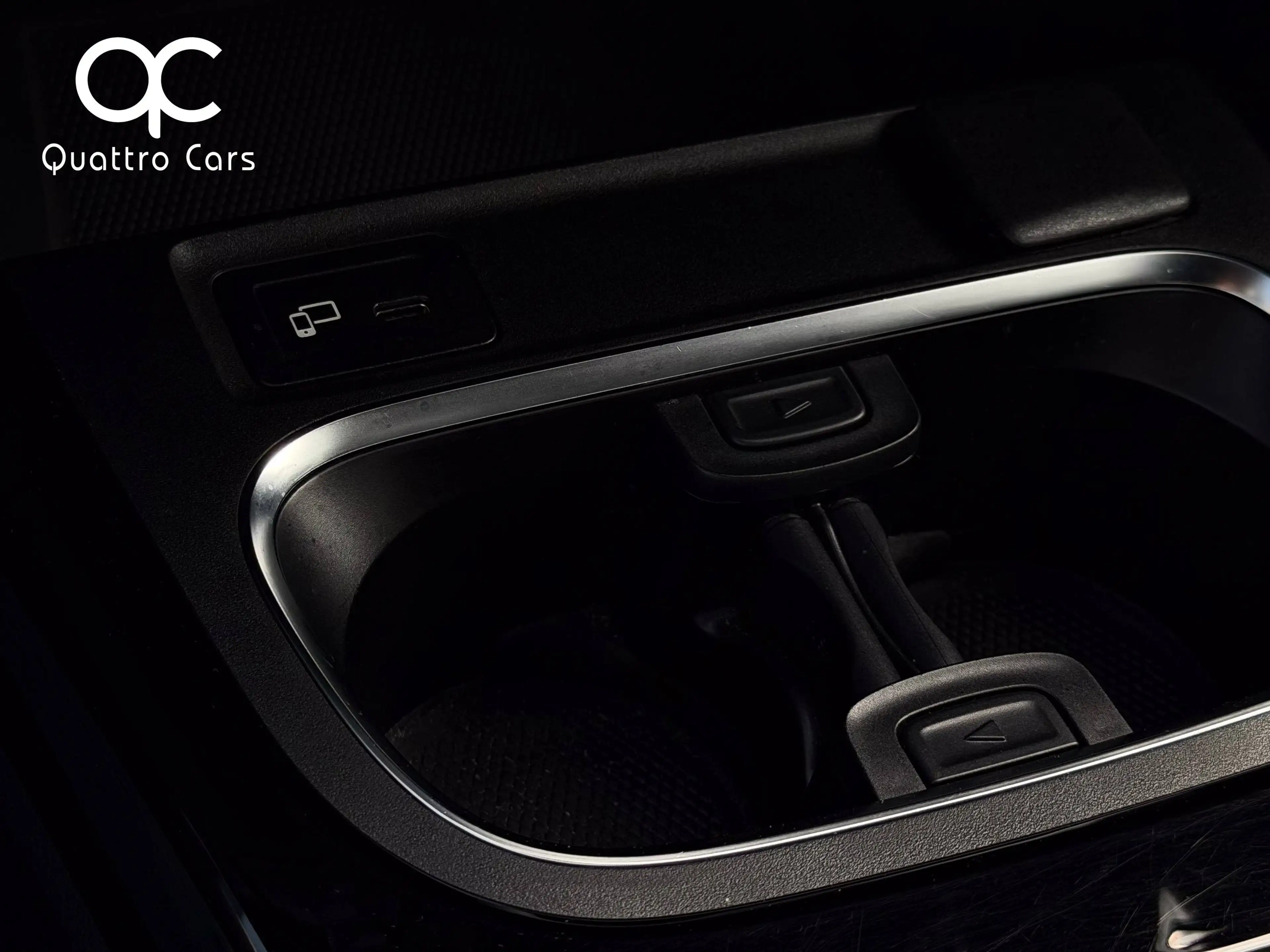 Mercedes-Benz CLA 180 Pack AMG / Pack night / 1ere Main / Super look — photo 27