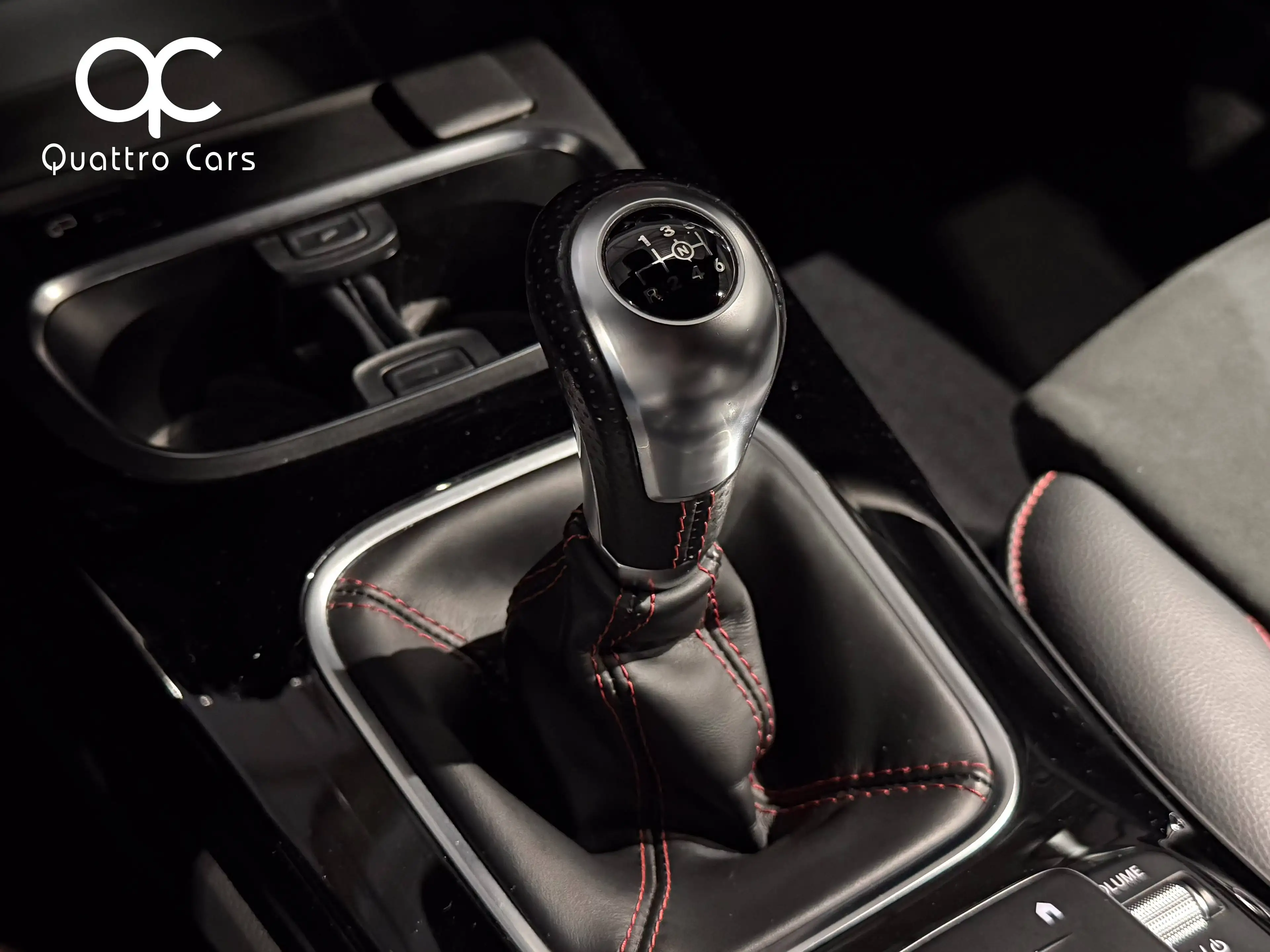 Mercedes-Benz CLA 180 Pack AMG / Pack night / 1ere Main / Super look — photo 24