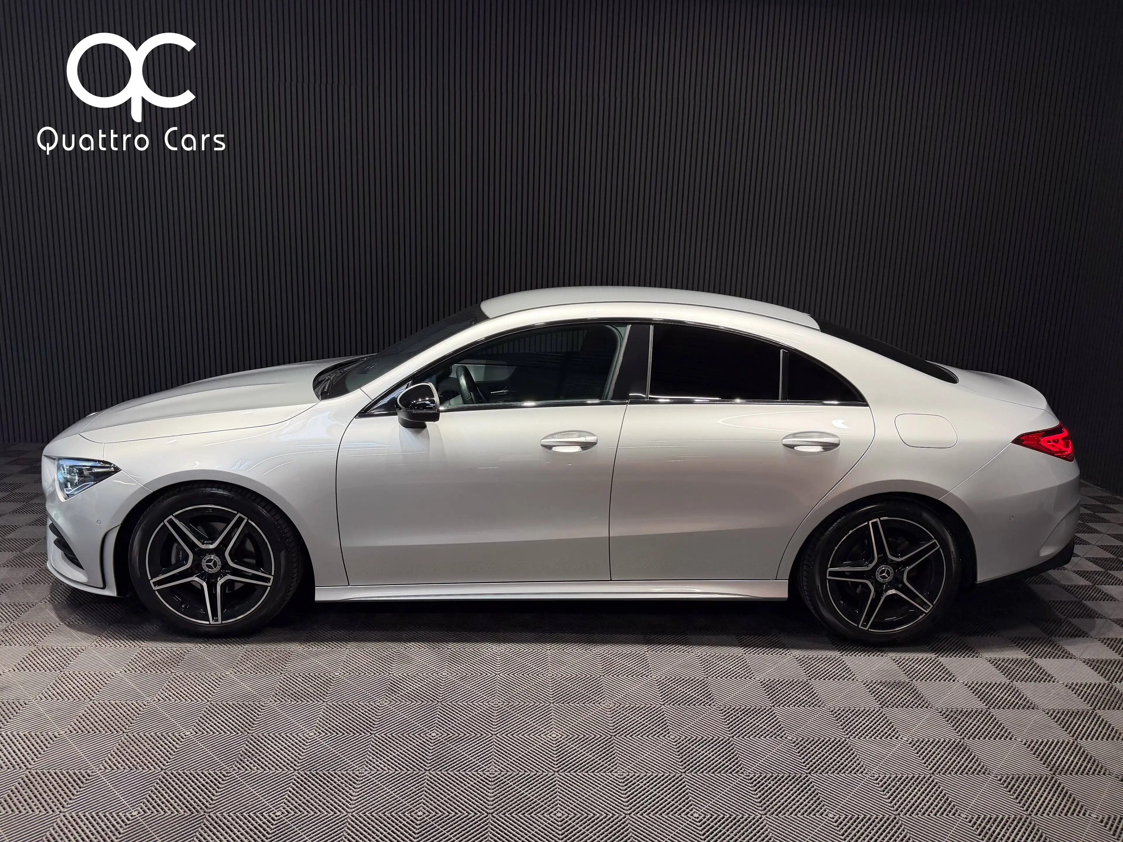 Mercedes-Benz CLA 180 Pack AMG / Pack night / 1ere Main / Super look — photo 5