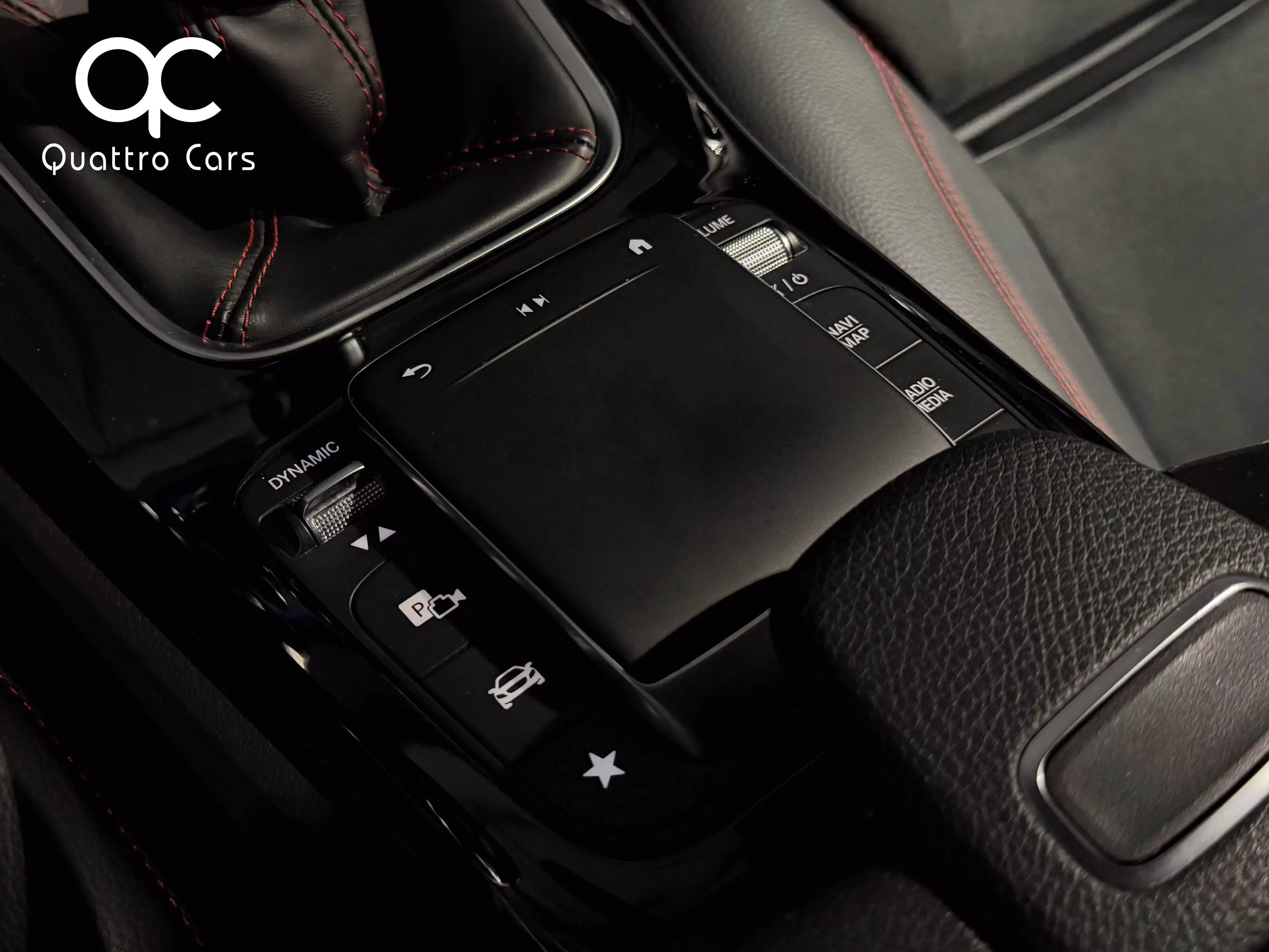 Mercedes-Benz CLA 180 Pack AMG / Pack night / 1ere Main / Super look — photo 23