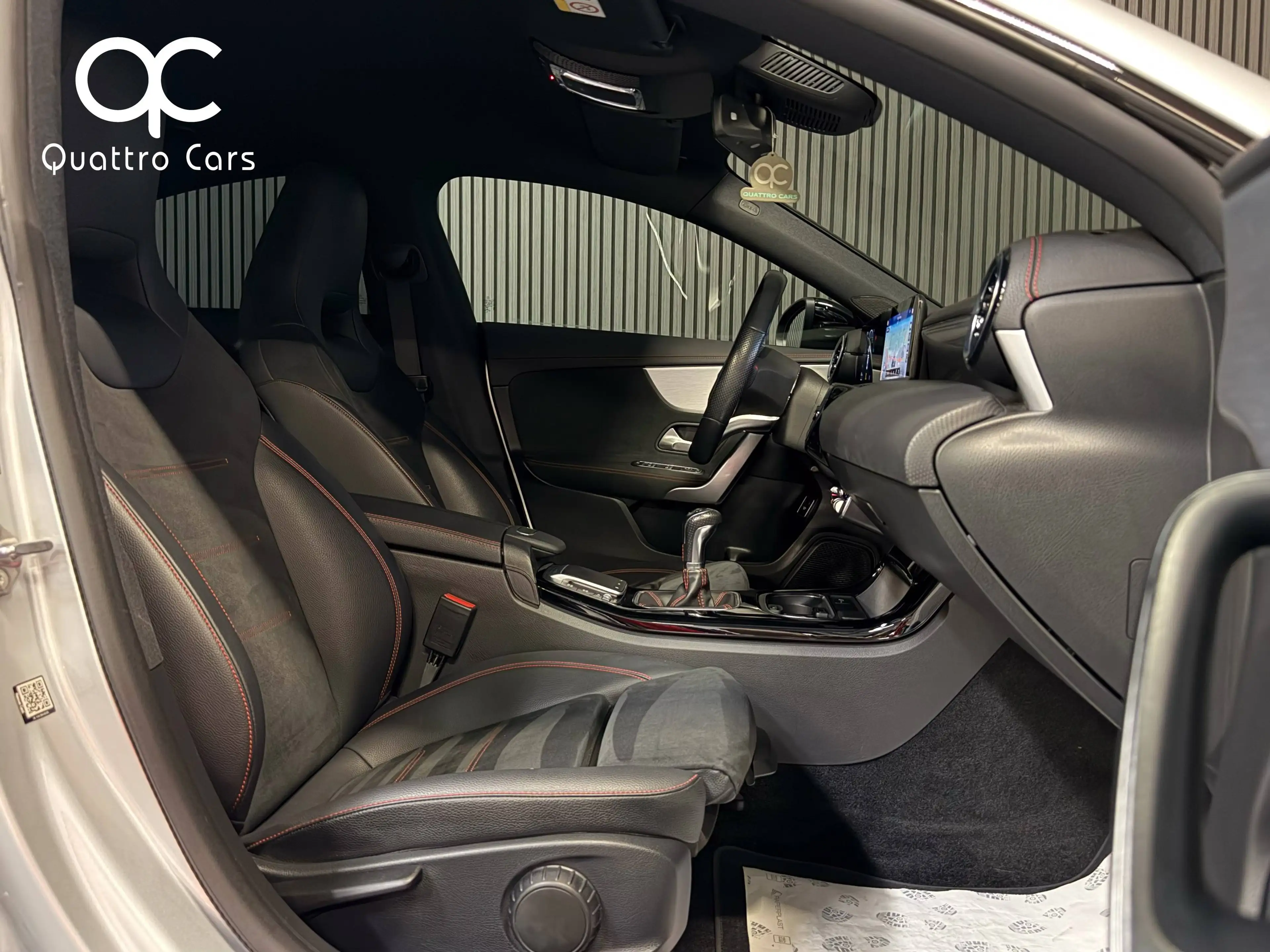 Mercedes-Benz CLA 180 Pack AMG / Pack night / 1ere Main / Super look — photo 14