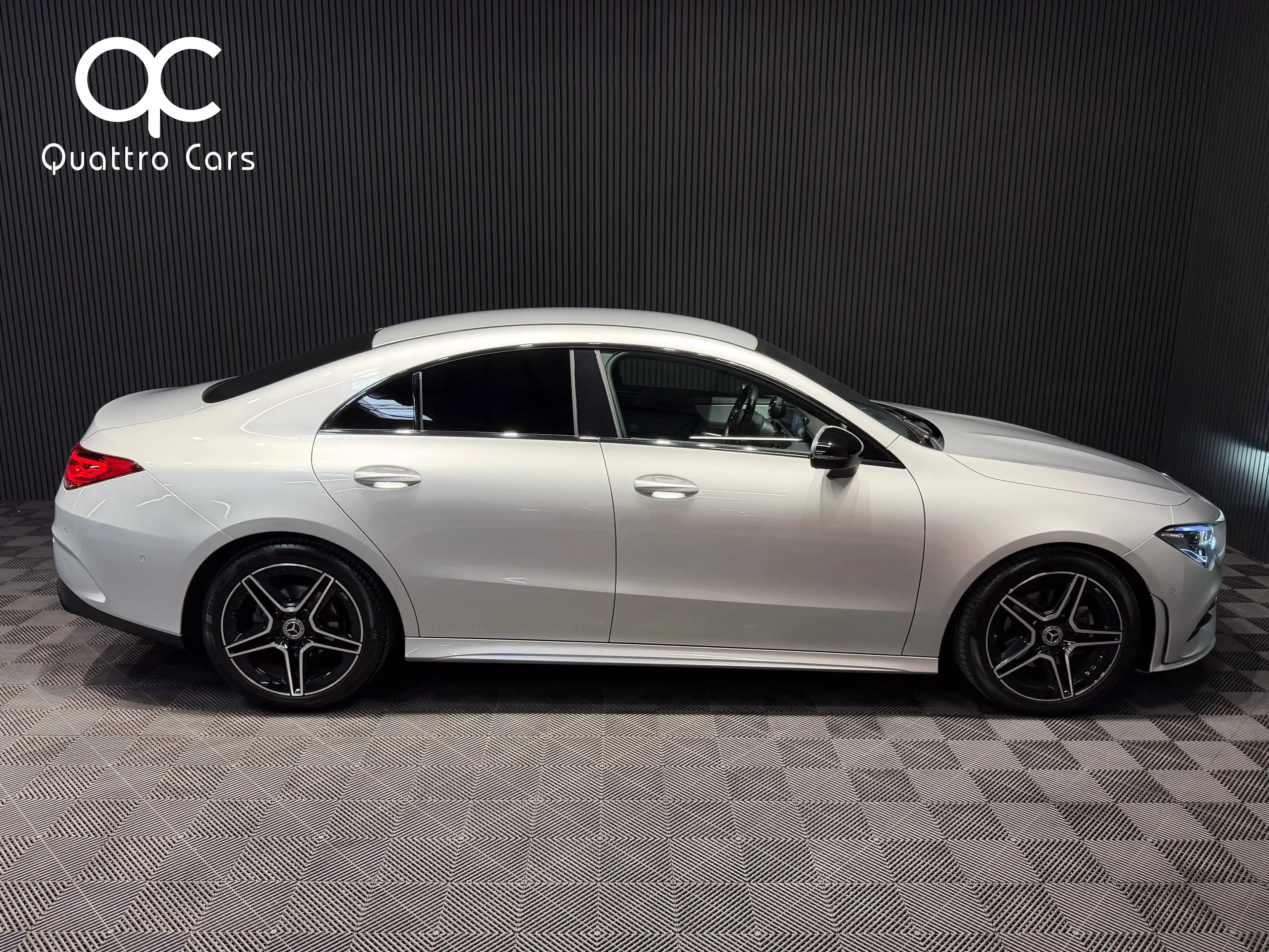 Mercedes-Benz CLA 180 Pack AMG / Pack night / 1ere Main / Super look — photo 4