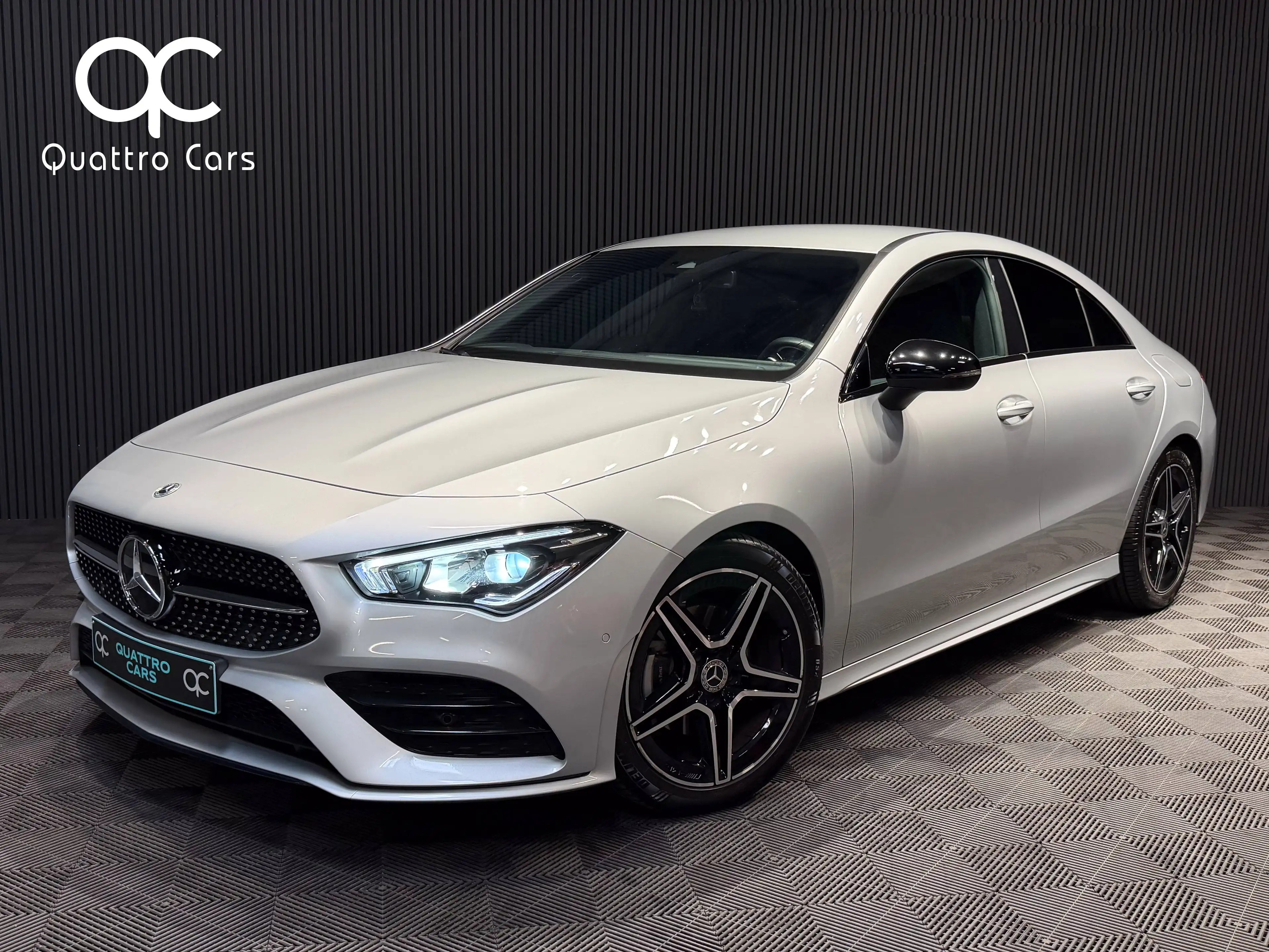 Mercedes-Benz CLA 180 Pack AMG / Pack night / 1ere Main / Super look