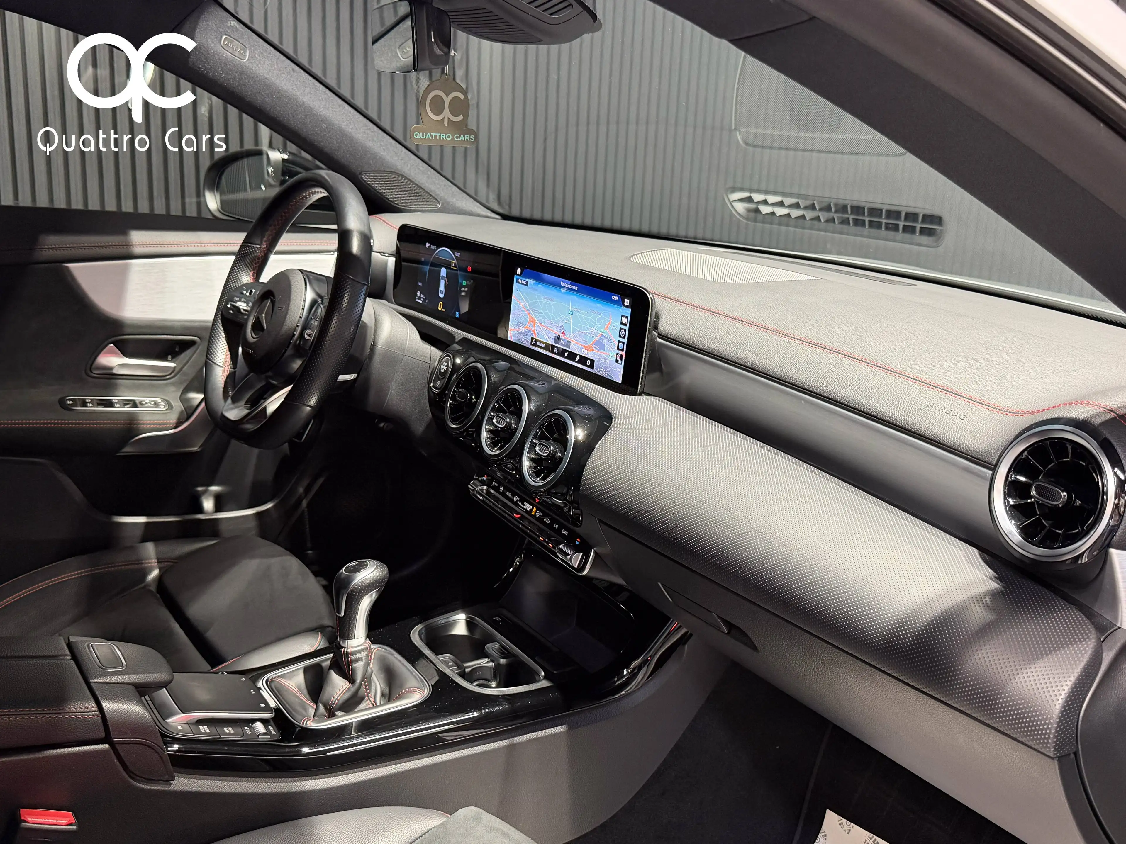 Mercedes-Benz CLA 180 Pack AMG / Pack night / 1ere Main / Super look — photo 13