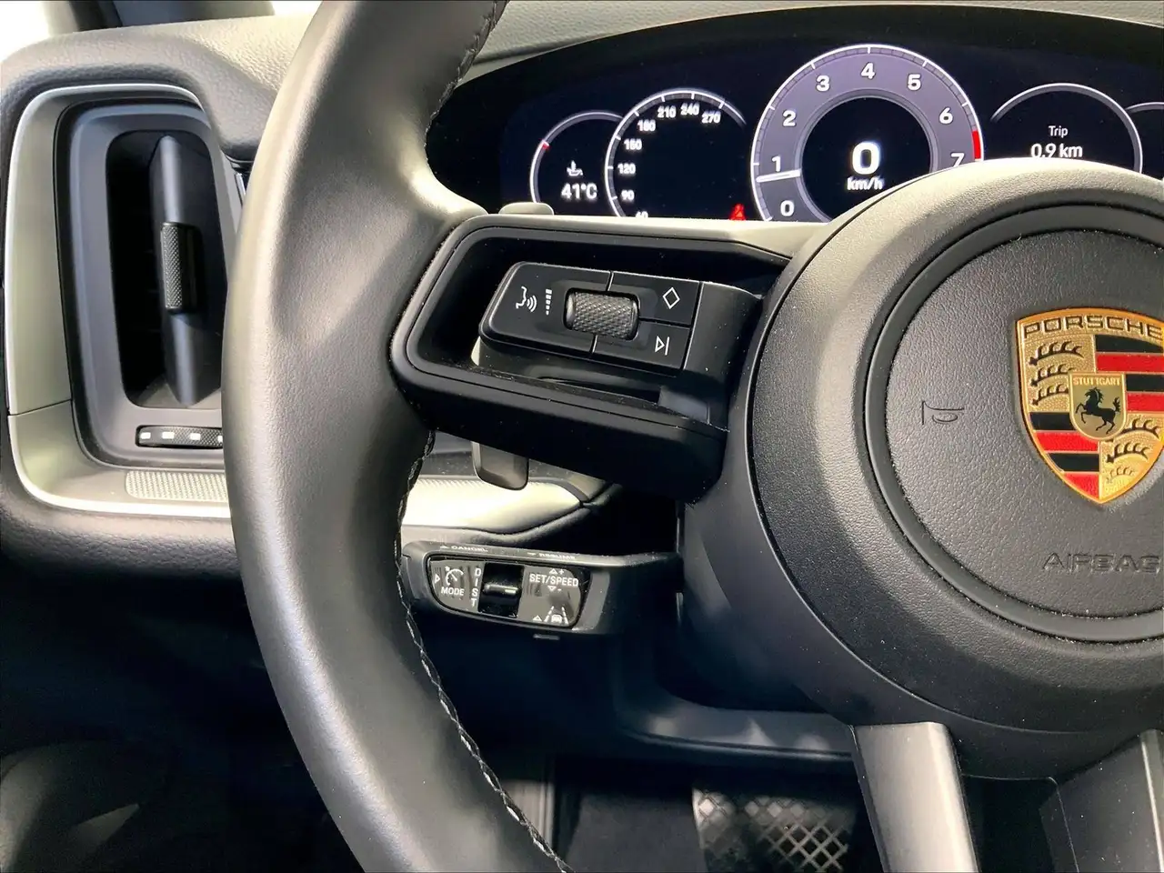 Porsche Cayenne снимка Porsche Cayenne