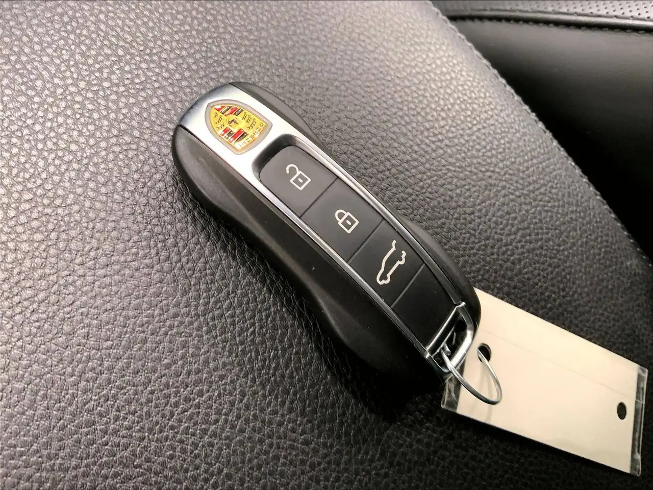 Porsche Cayenne снимка Porsche Cayenne